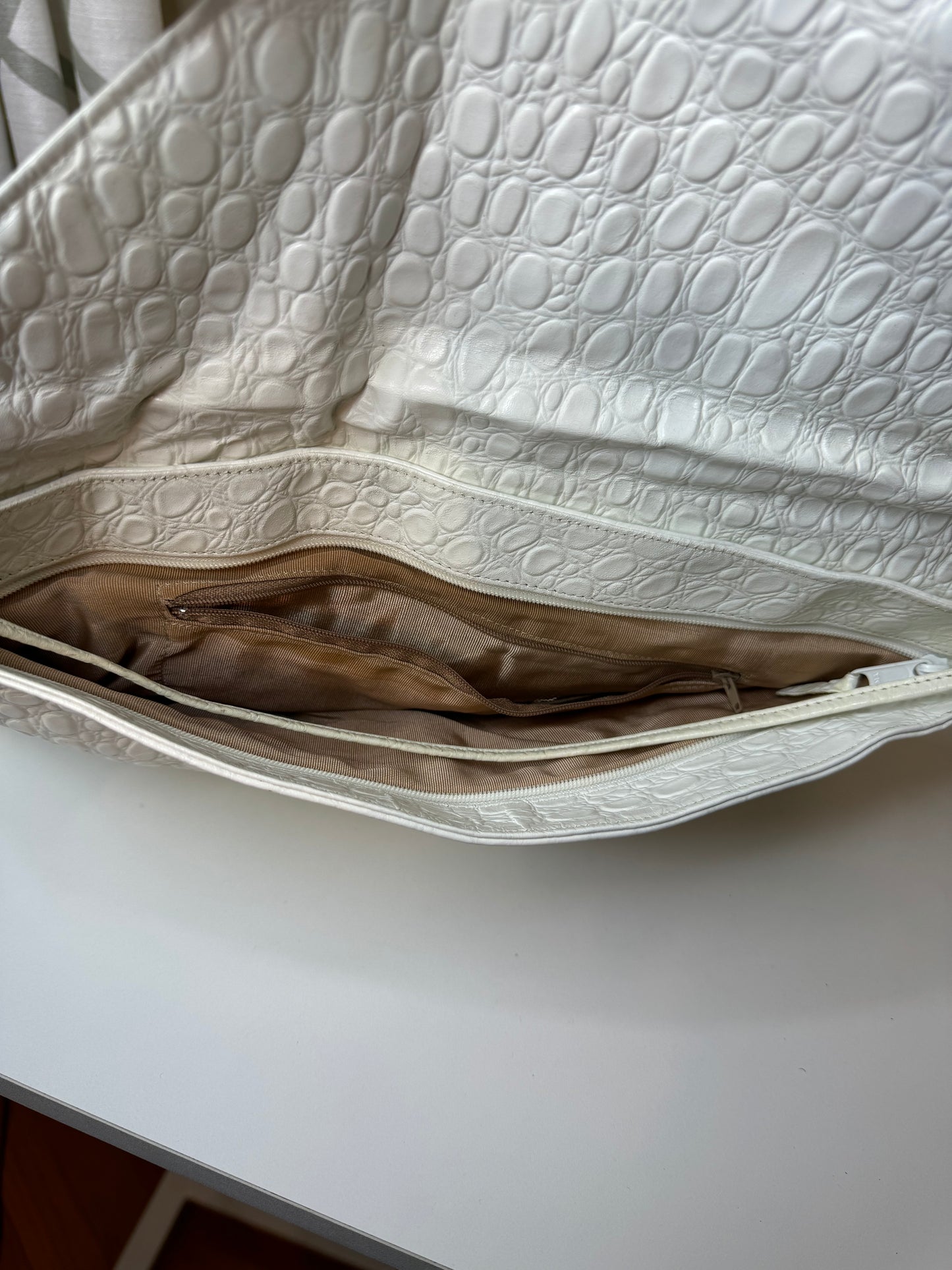 Vintage 80s Elephant Embossed Clutch