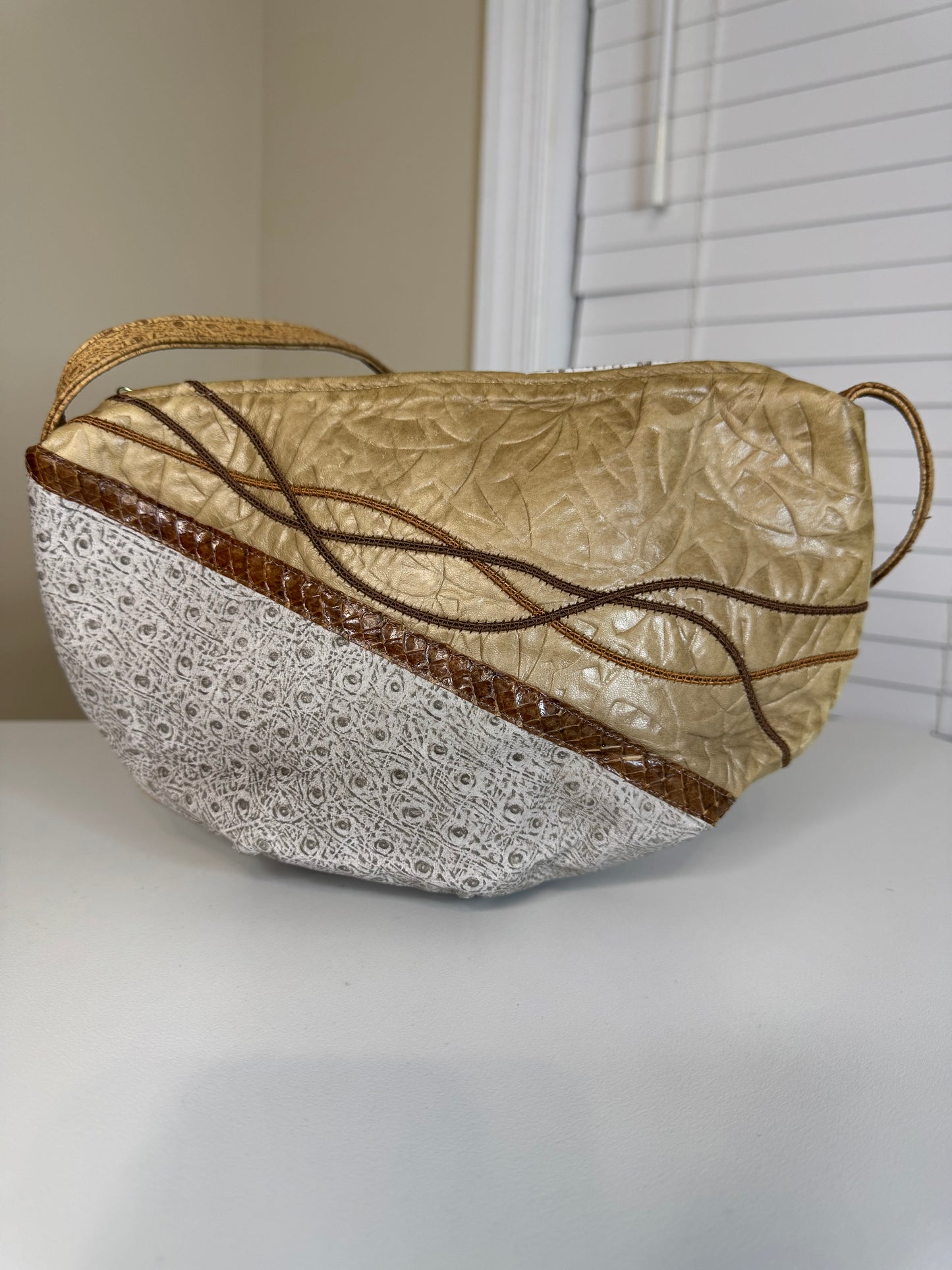 Vtg Neutral Tone Handbag w/ Strap