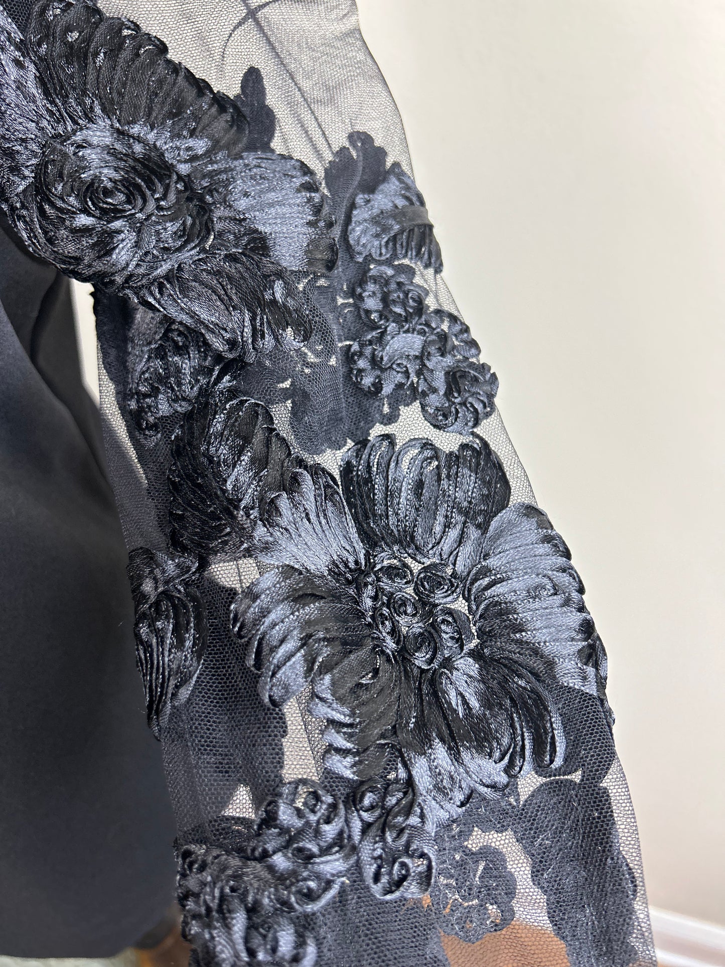 Express Floral Lace Puff Long Sleeve Bodysuit