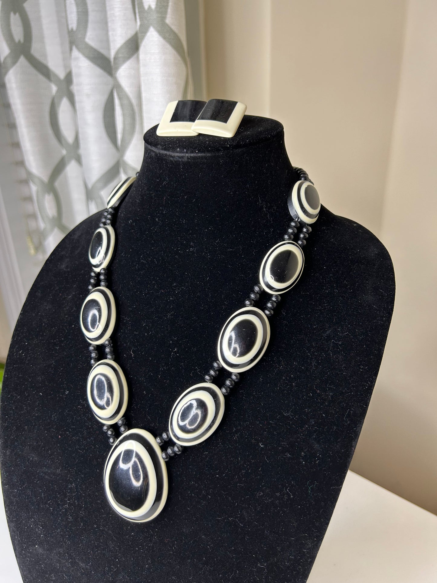 Black and White Necklace Set with Pierced Earrings