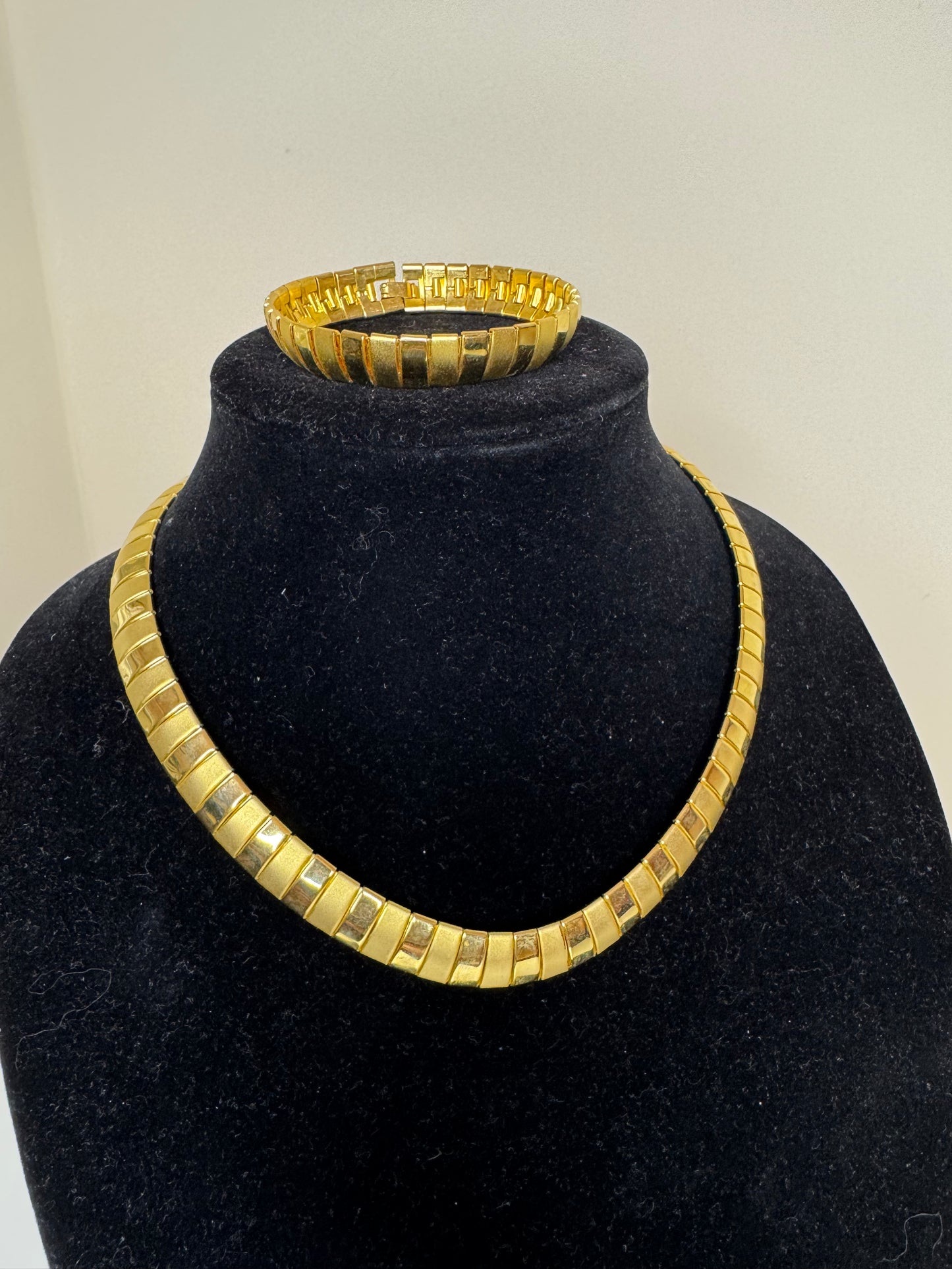 Vintage Avon Gold Tone Satin Polish Status Omega Cleopatra Necklace and Bracelet Set