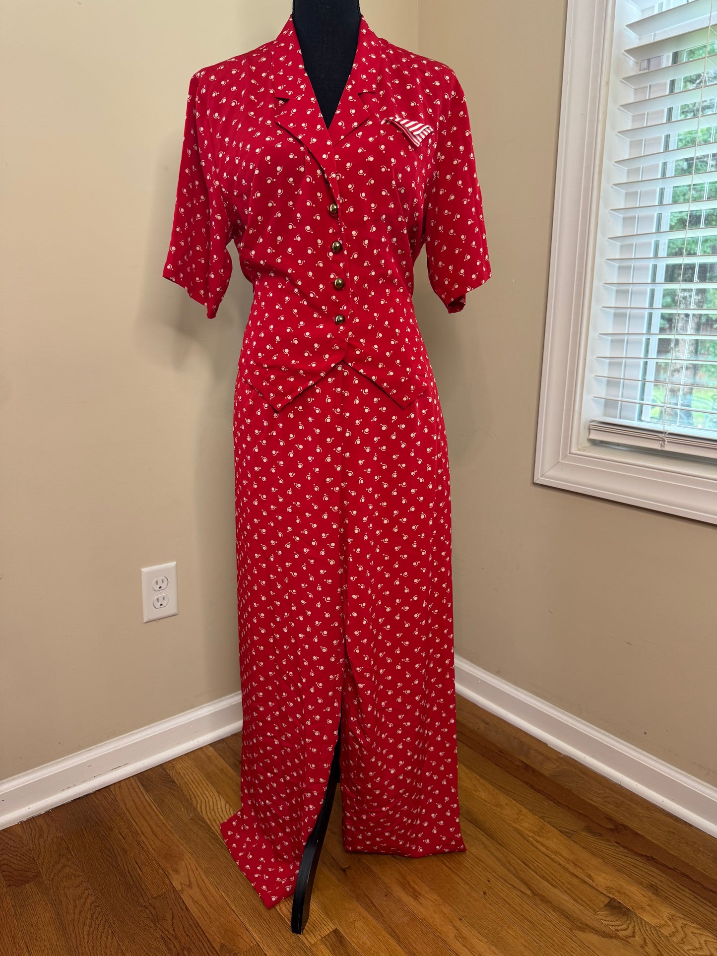 S&K Company 2-Piece Red and White Set