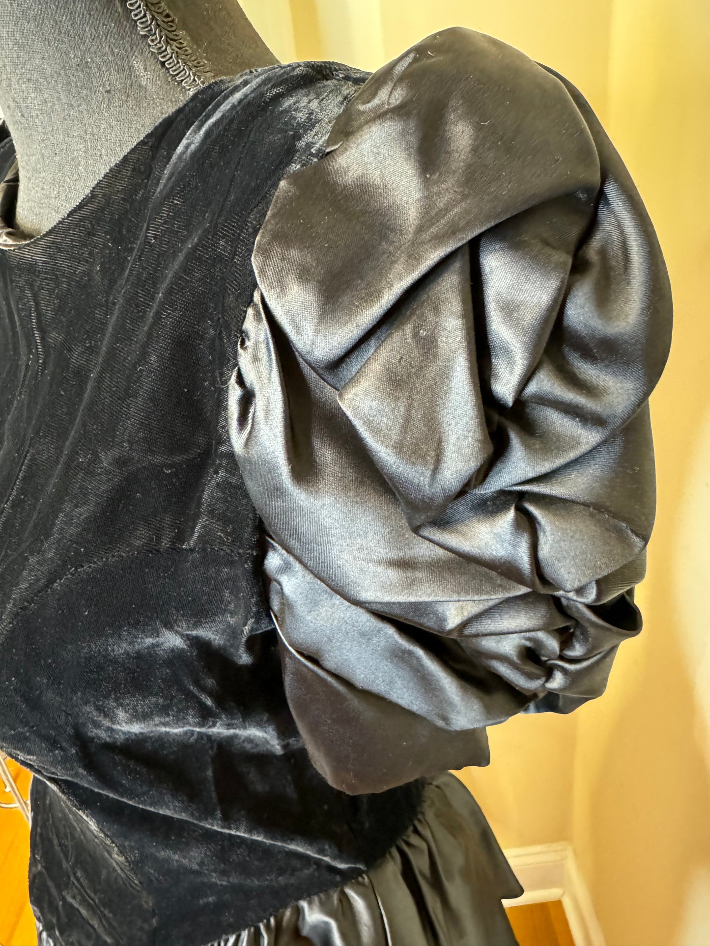 Vtg Calhoun Velour Evening Dress