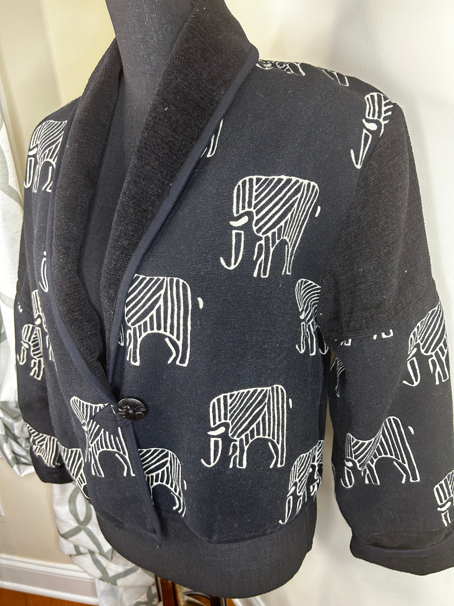 Elephant Cropped Jacket