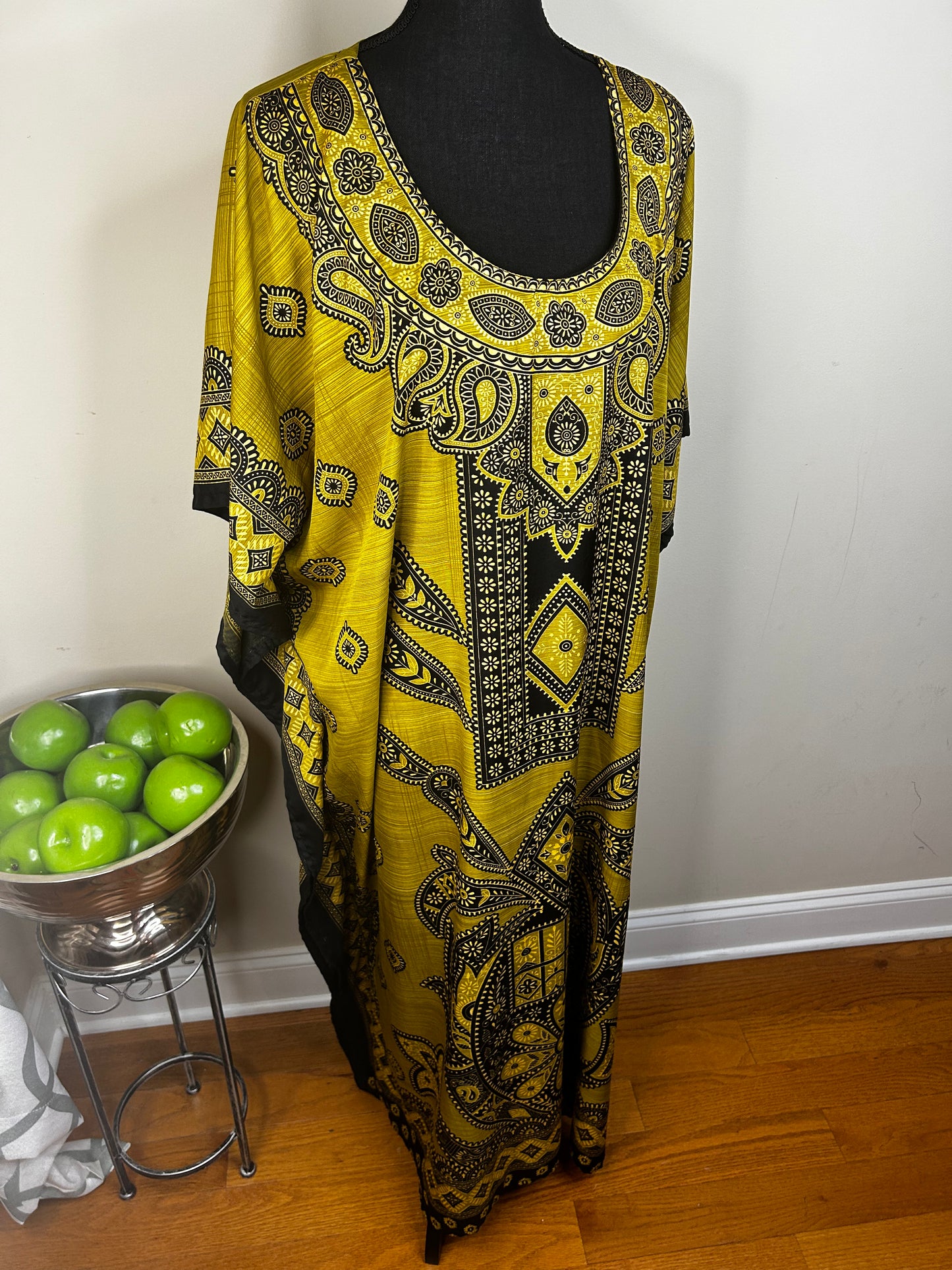 Sante' Black and Gold Kaftan