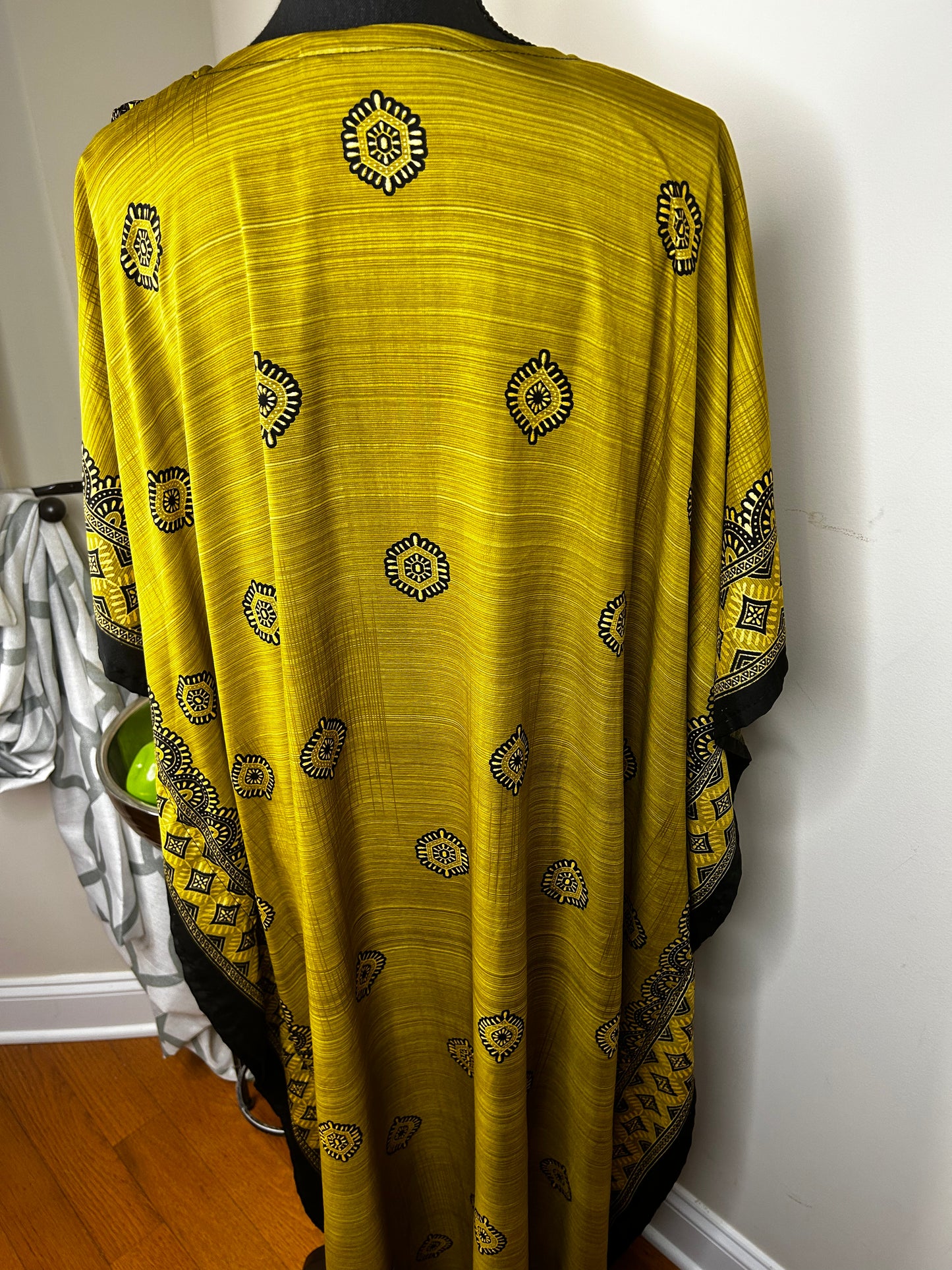 Sante' Black and Gold Kaftan