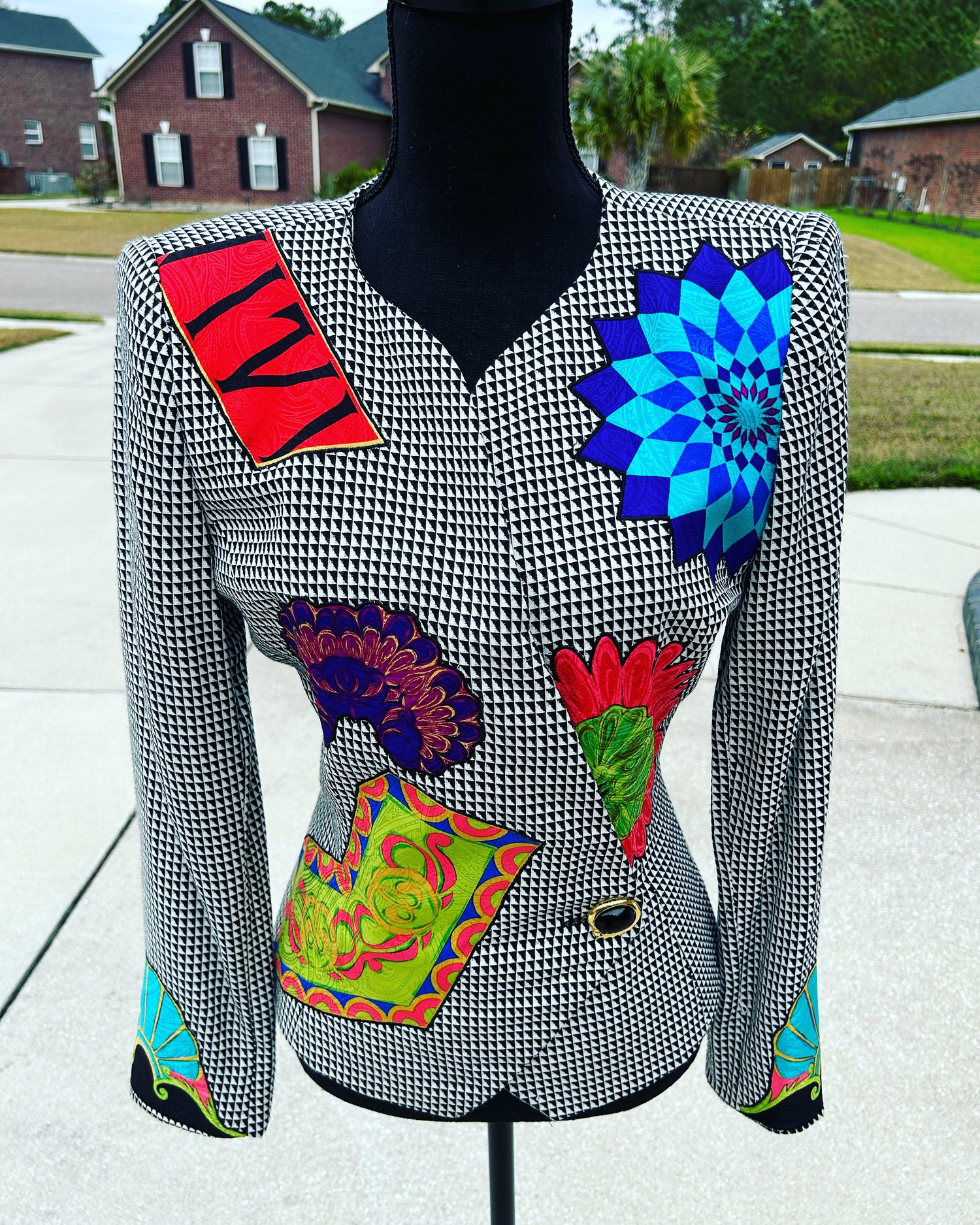 BLAZERS/OUTERWEAR