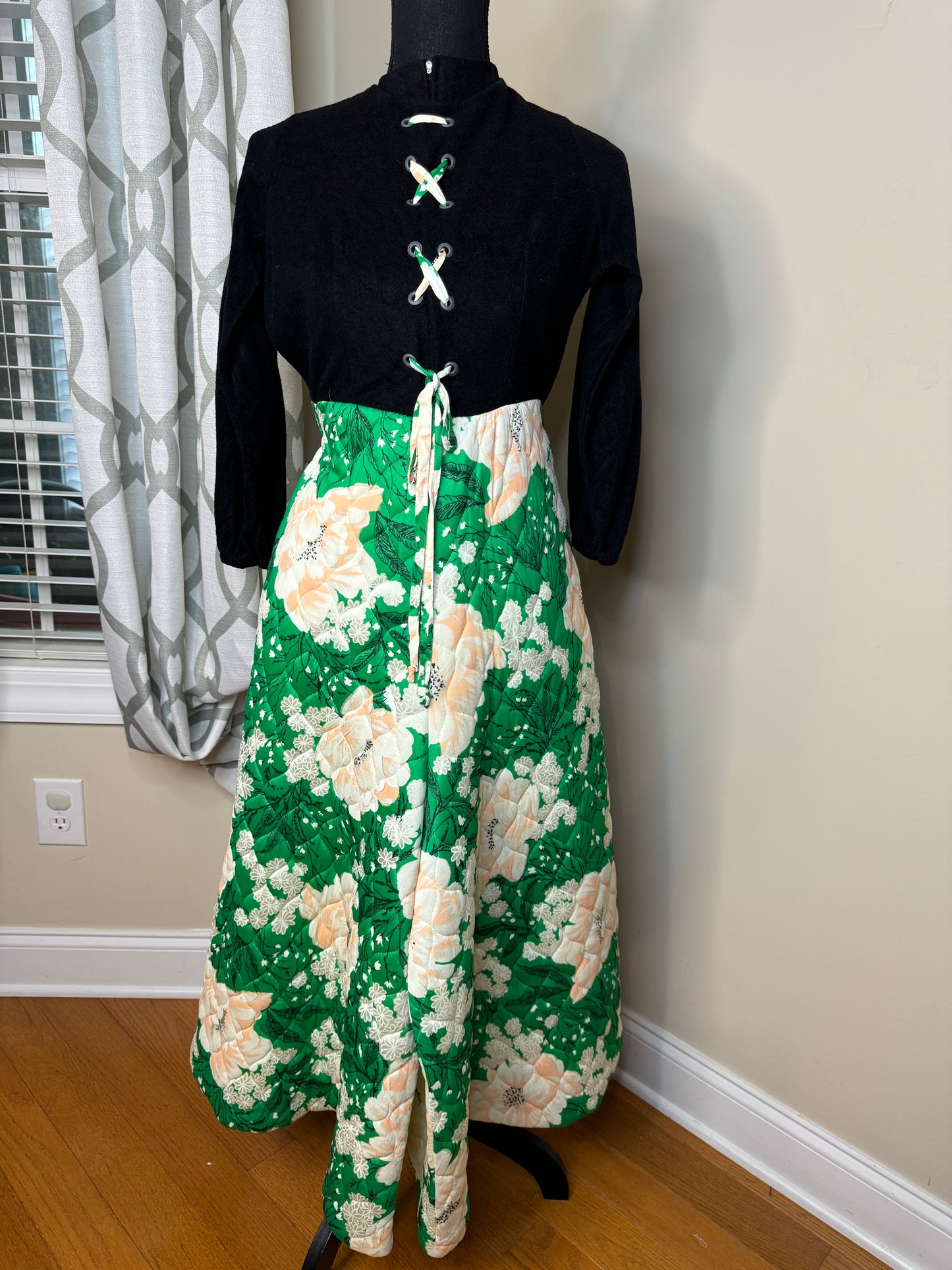 Vintage 70s Exclusive of Ornamentation Quilted Romper