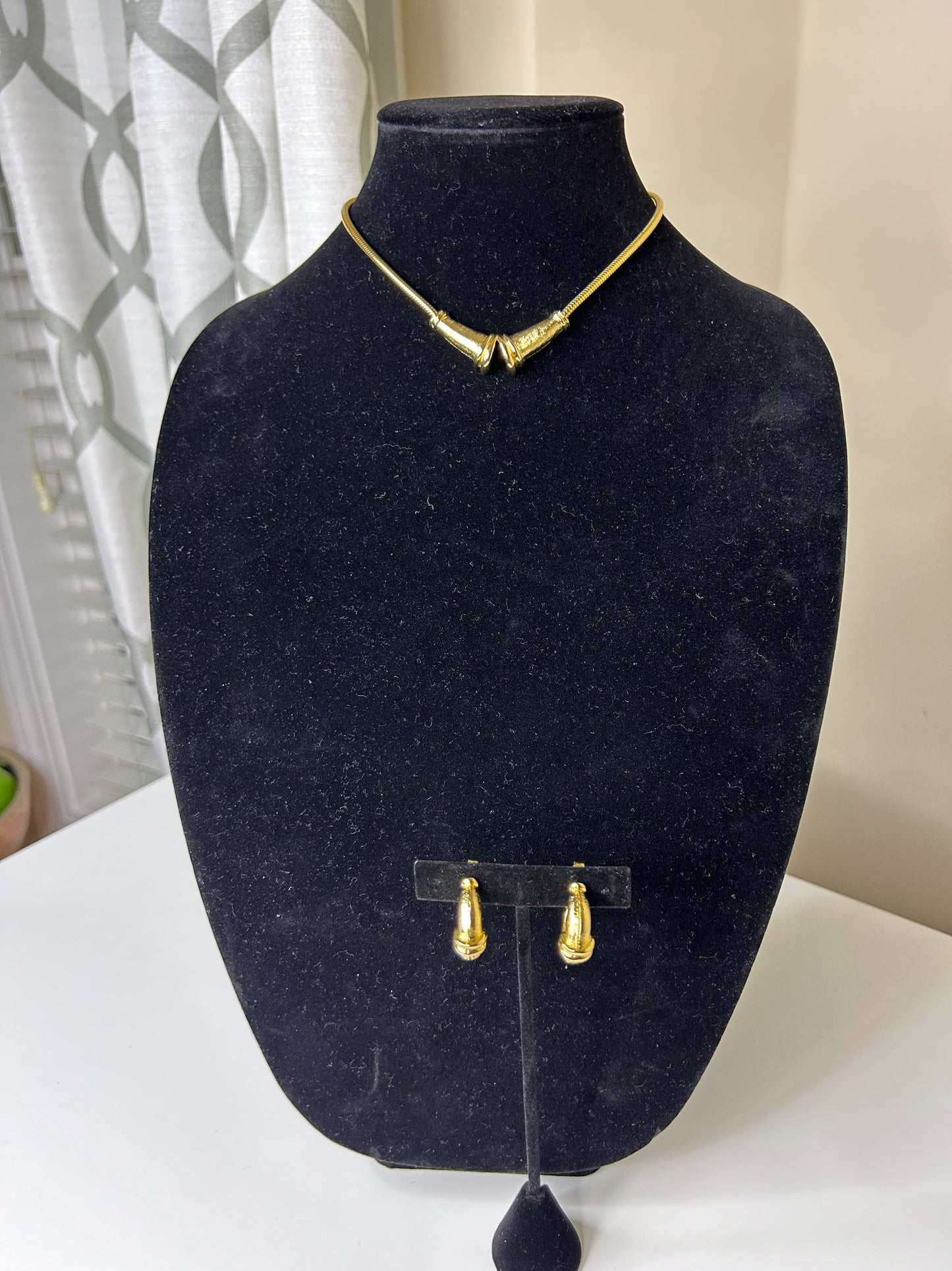 Vintage Goldtone Set with Earrings