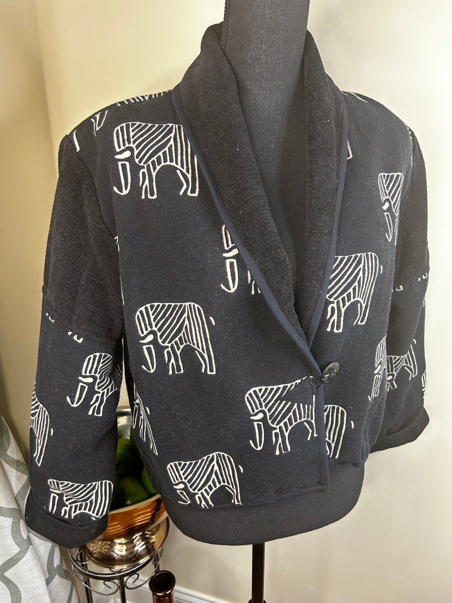 Elephant Cropped Jacket
