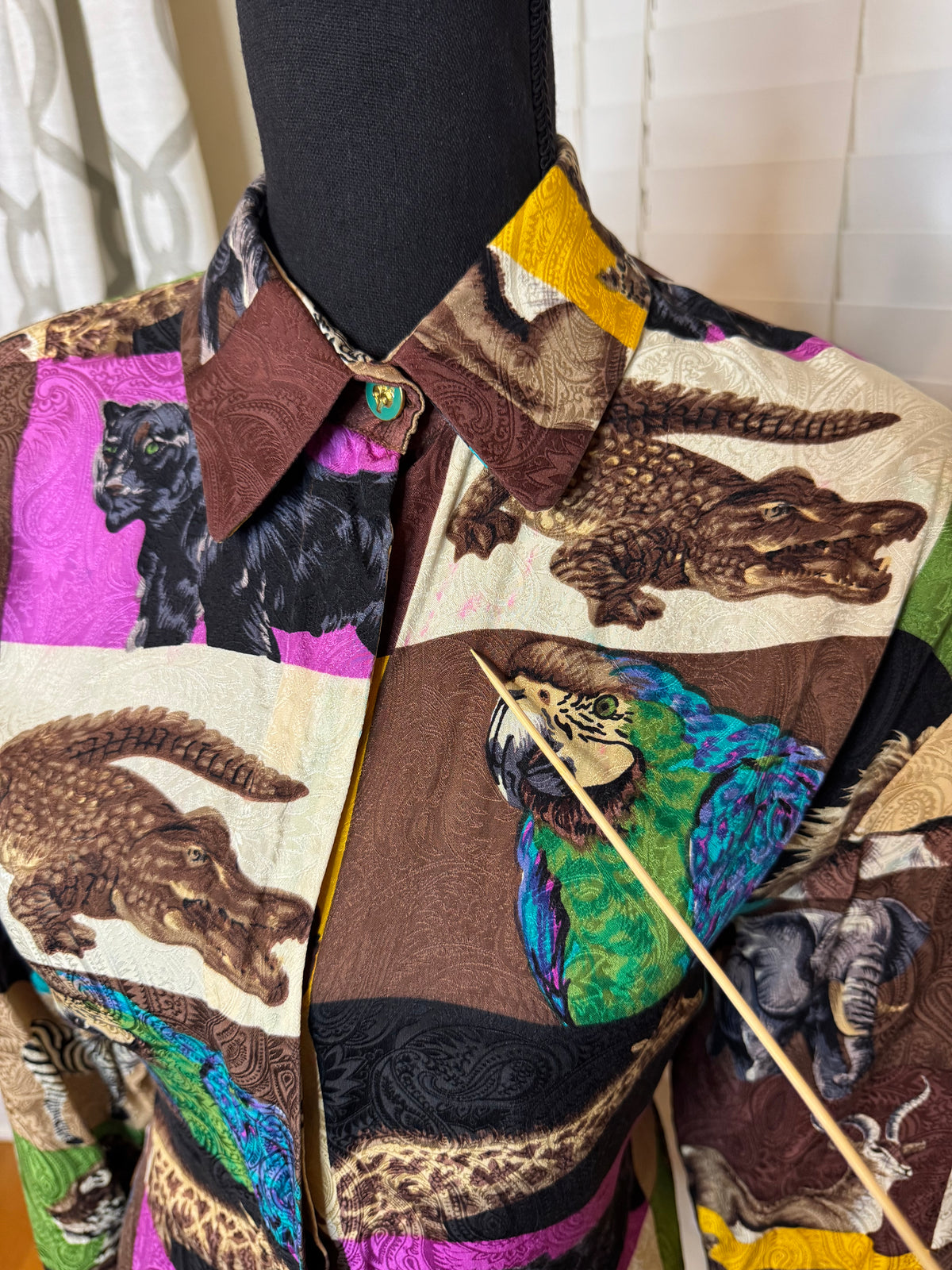 Vtg “Animal Kingdom” Shirt