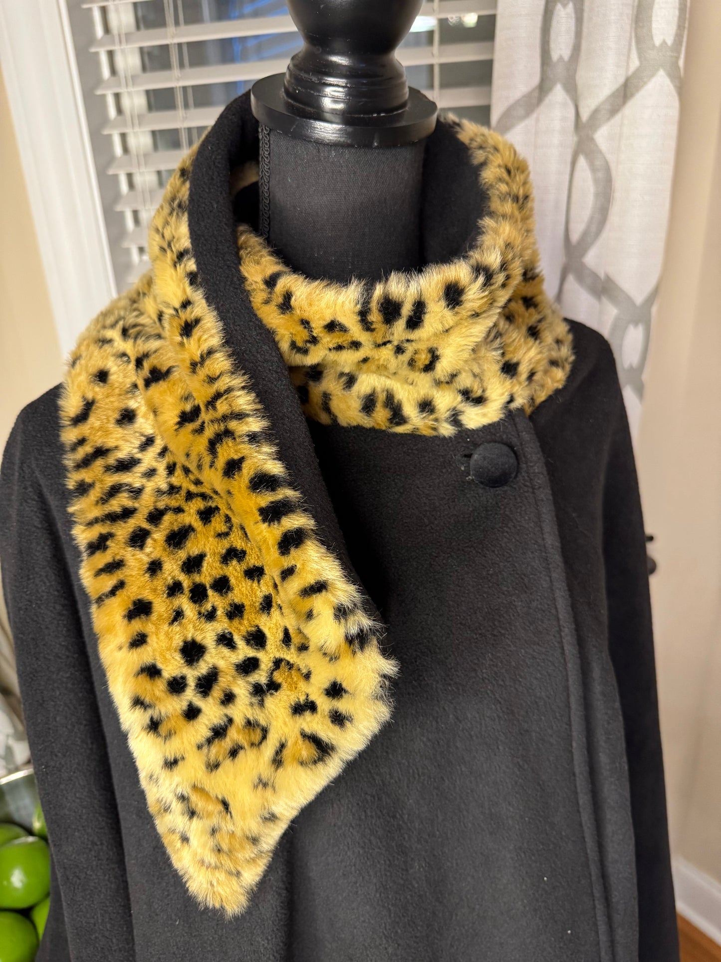 Vtg Betmar Faux Fur Collar Cape