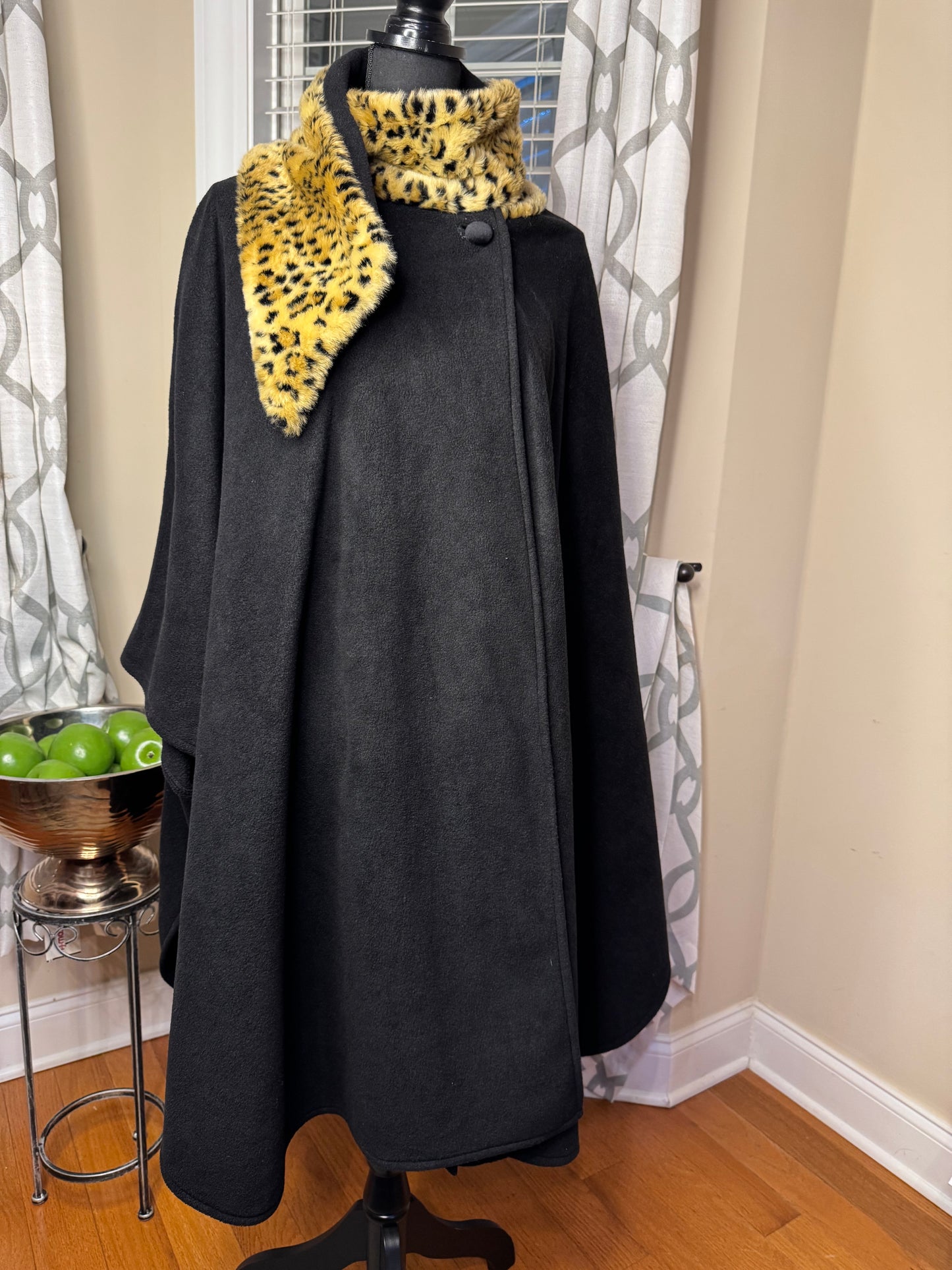 Vtg Betmar Faux Fur Collar Cape