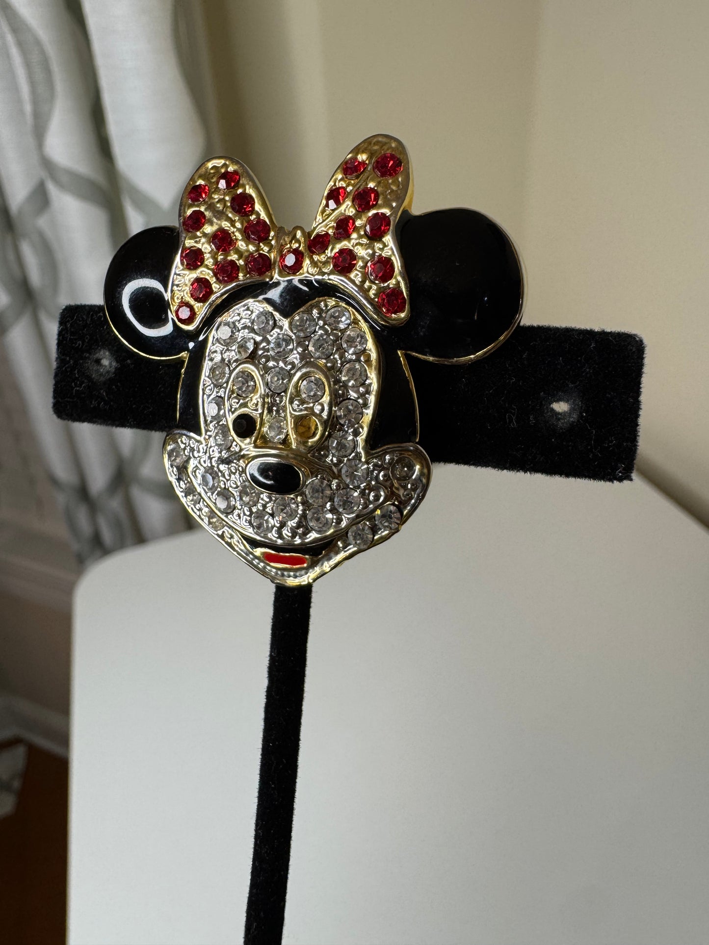 Vintage Disney Minnie Mouse Brooch