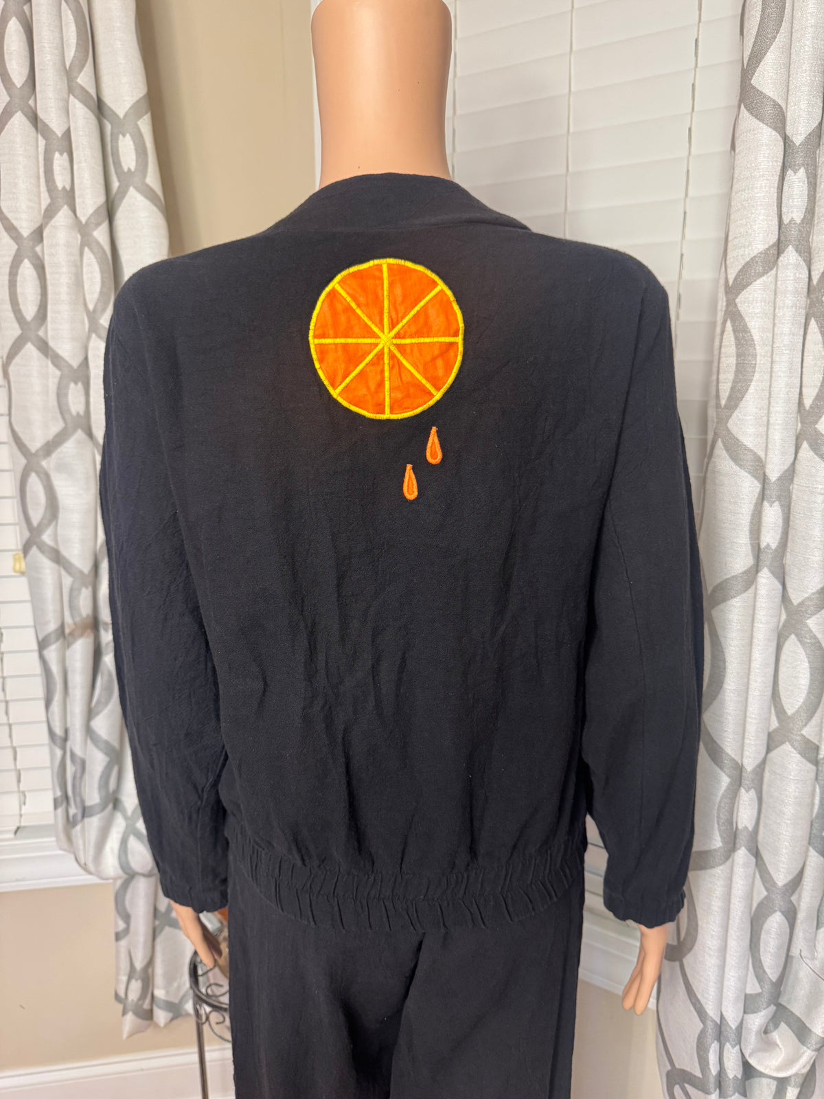 Vtg 2-Piece Embroidered “Fruit” Set