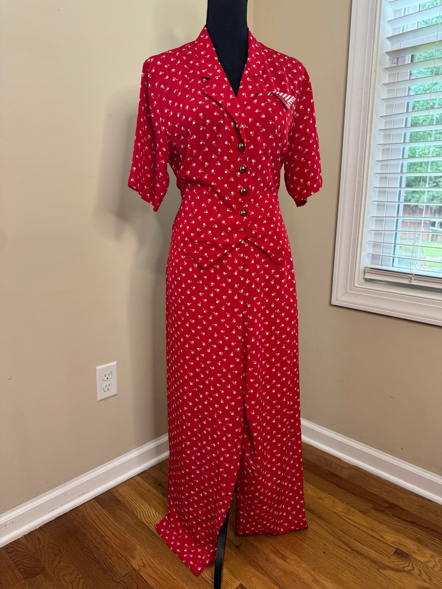 S&K Company 2-Piece Red and White Set