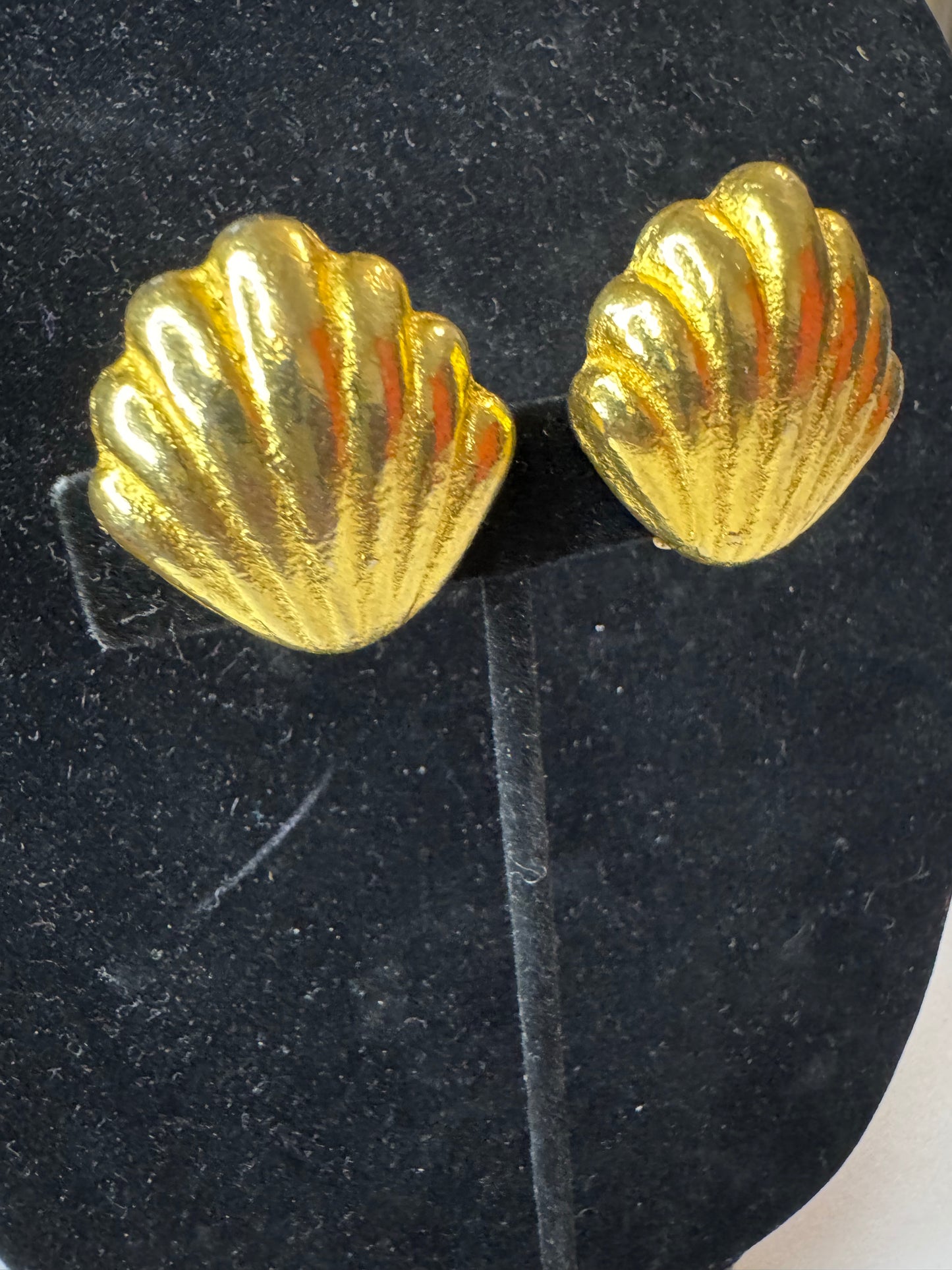 Vtg Seashell Earrings