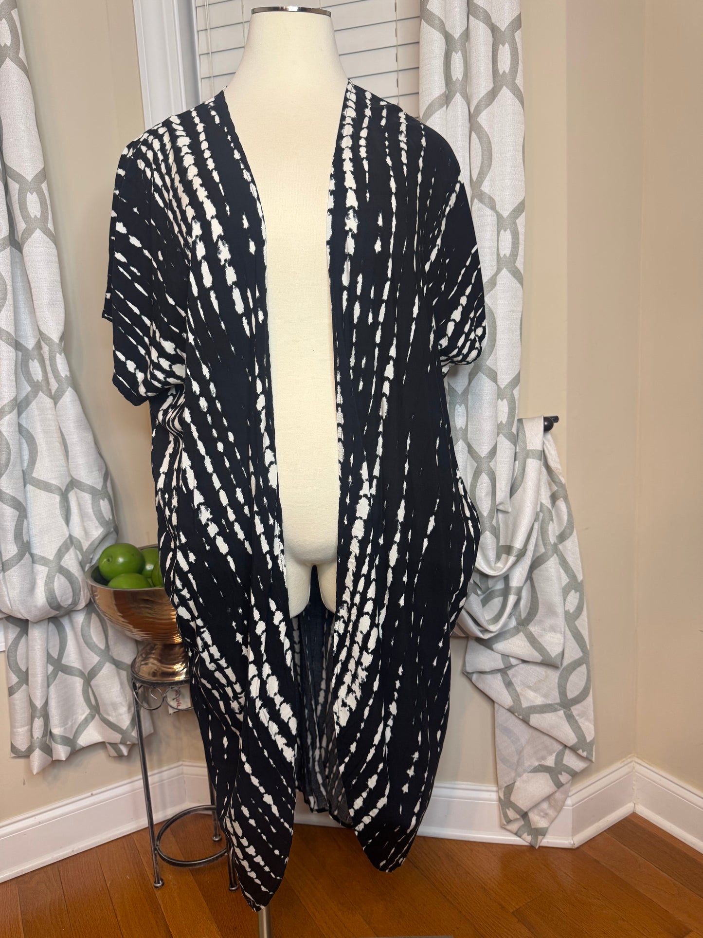 Black and White Open Duster (Modern)