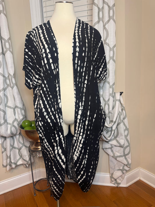 Black and White Open Duster (Modern)