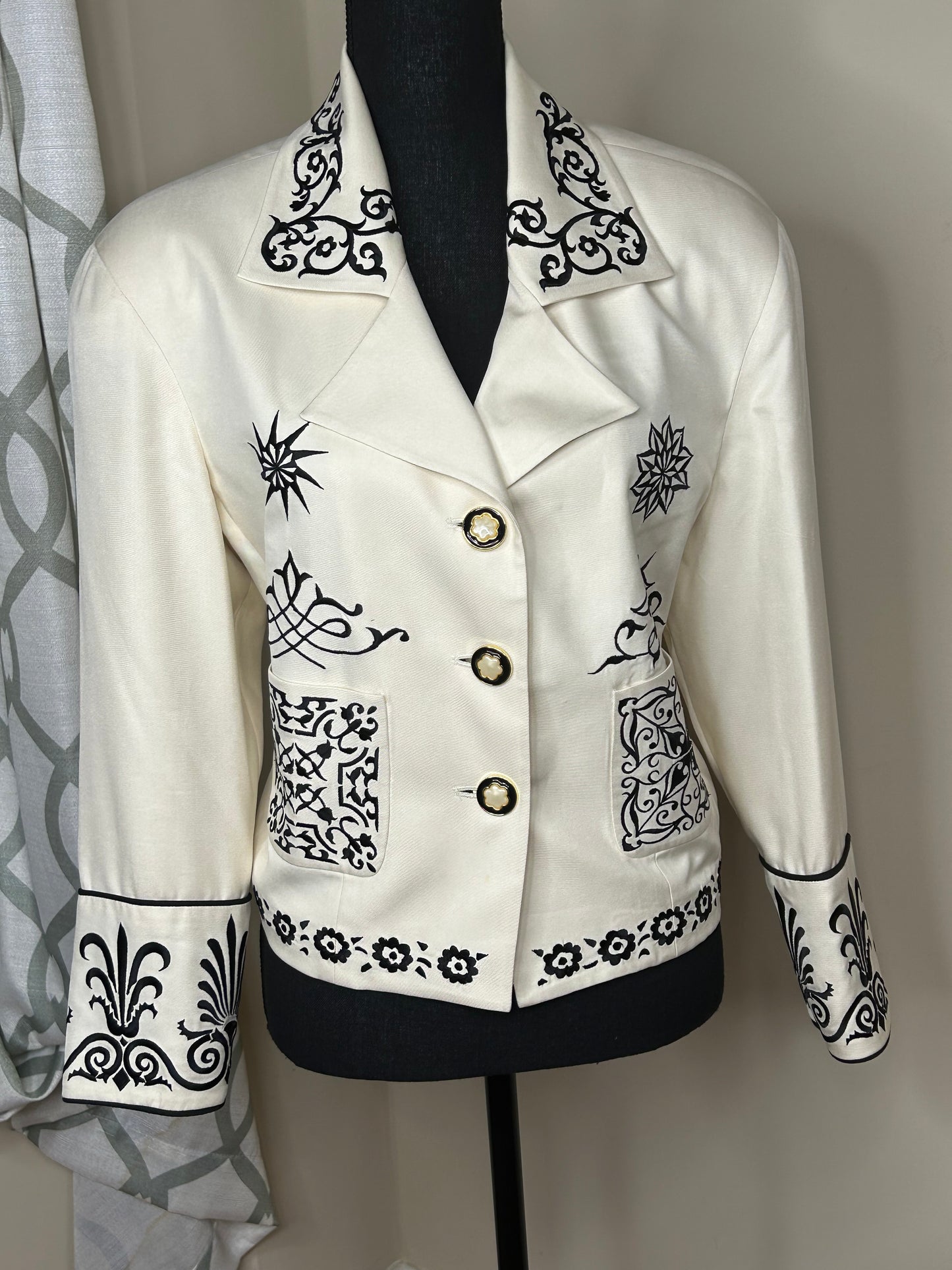 IBE Embroidered Blazer