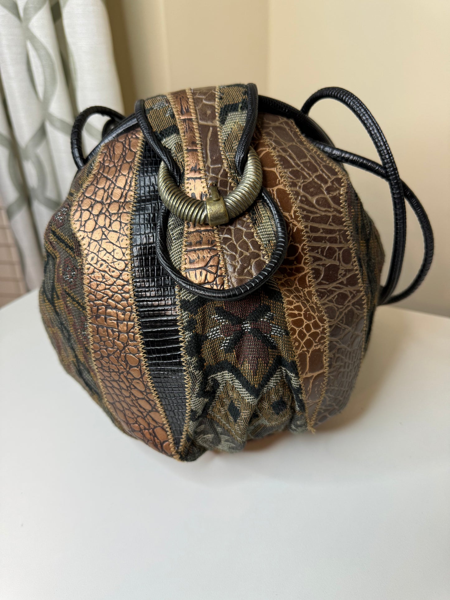 DESIREE’ Vintage Tapestry Handbag