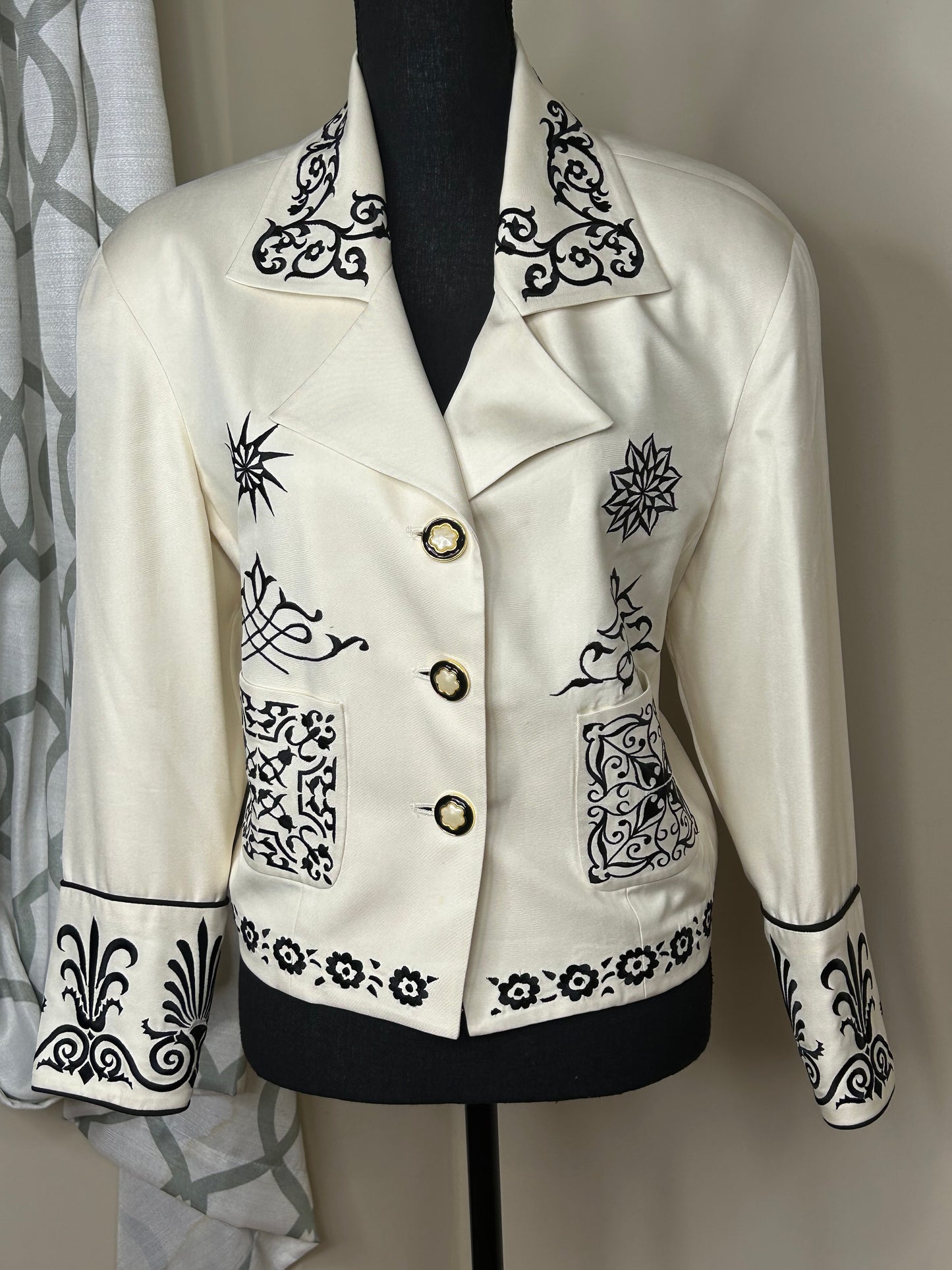 IBE Embroidered Blazer