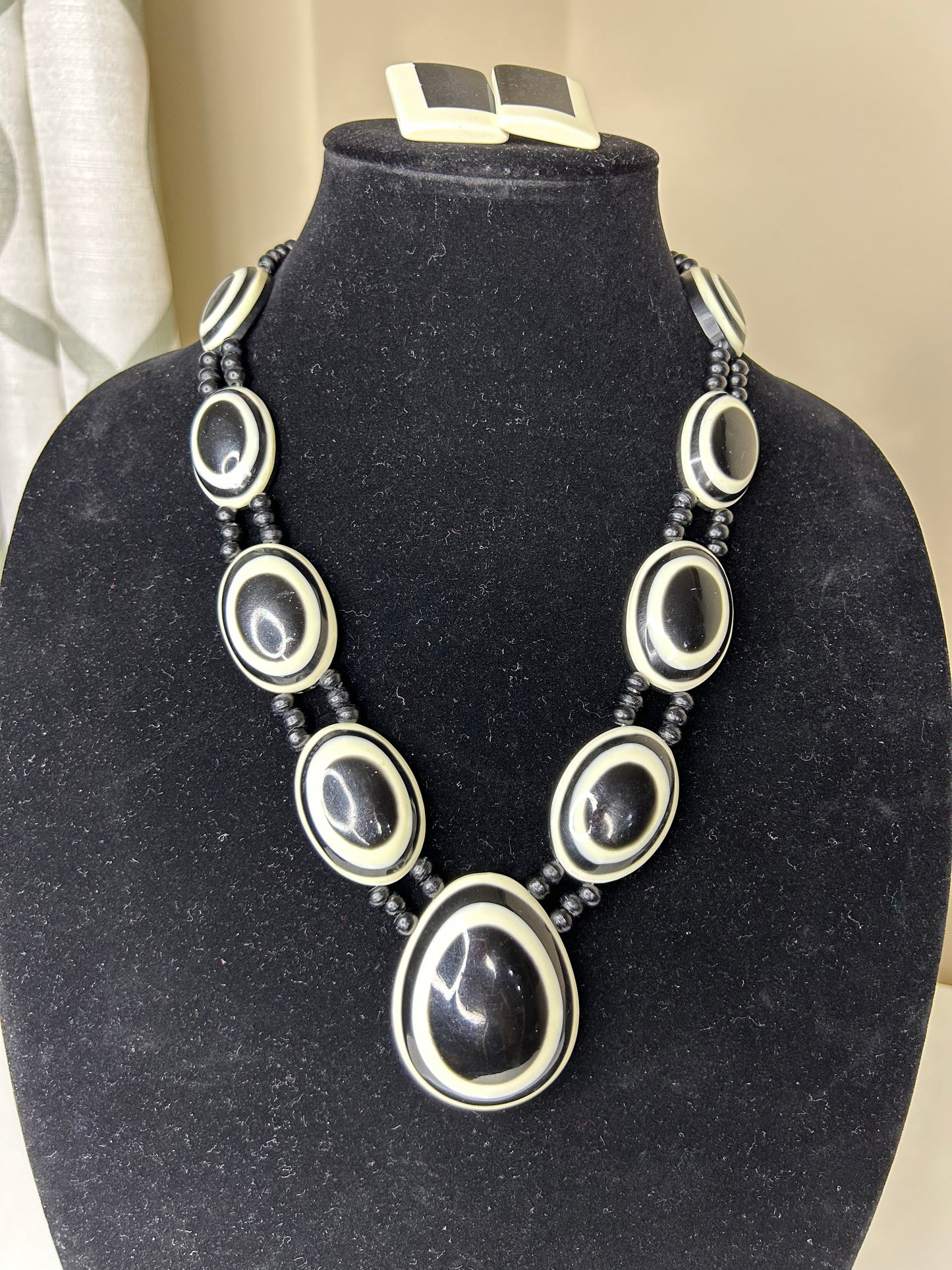 Black and White Necklace Set with Pierced Earrings