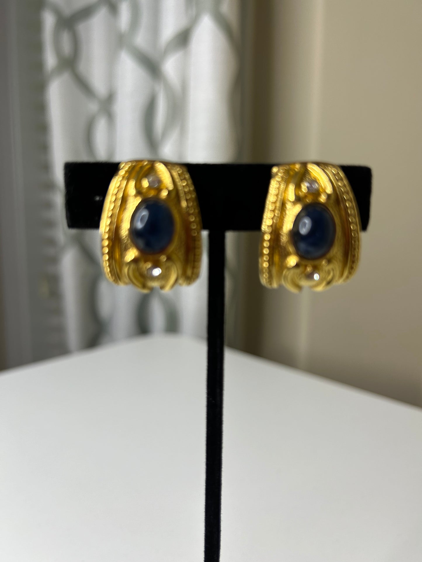 Avon Vintage Clip-on Earrings Gold Tone Blue Cabachon