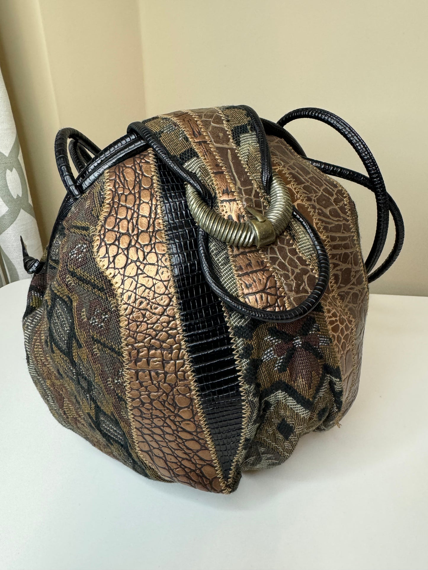 DESIREE’ Vintage Tapestry Handbag
