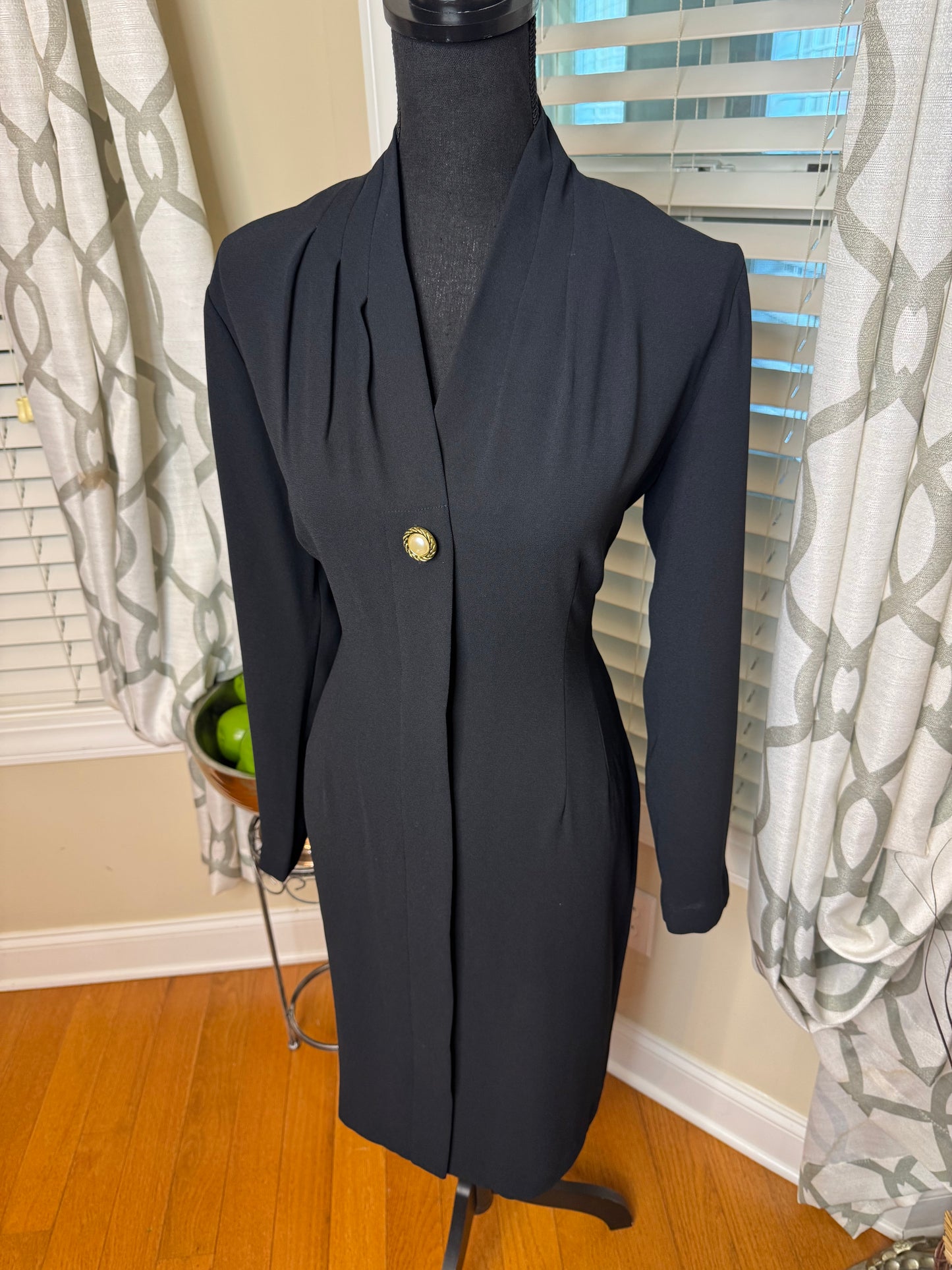 MS CHAUS Vintage Dress with Pearl Accent Button