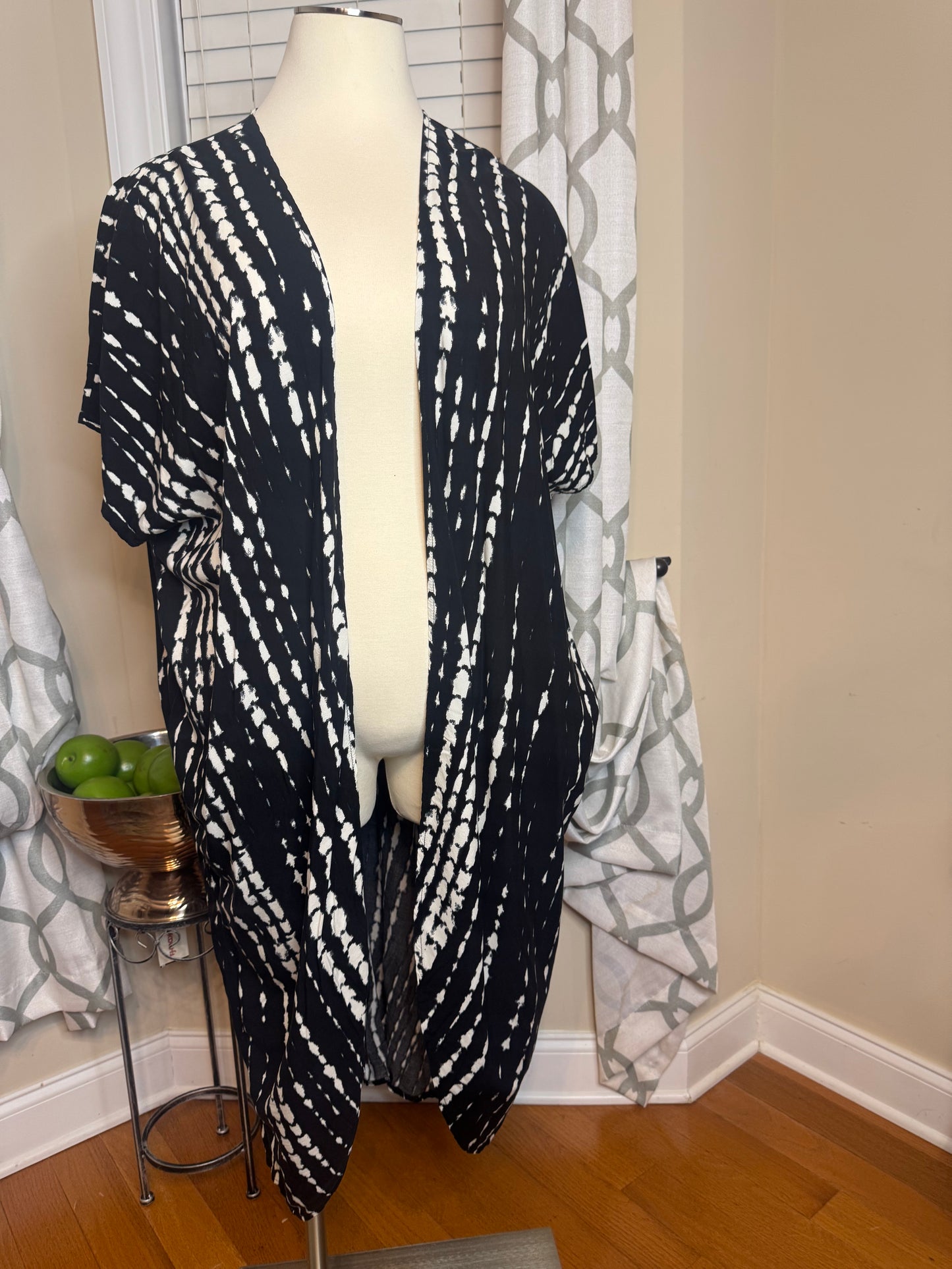 Black and White Open Duster (Modern)