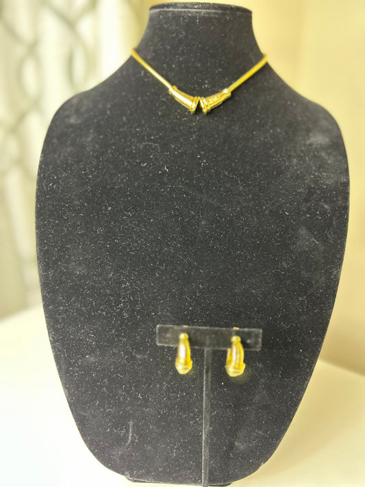 Vintage Goldtone Set with Earrings