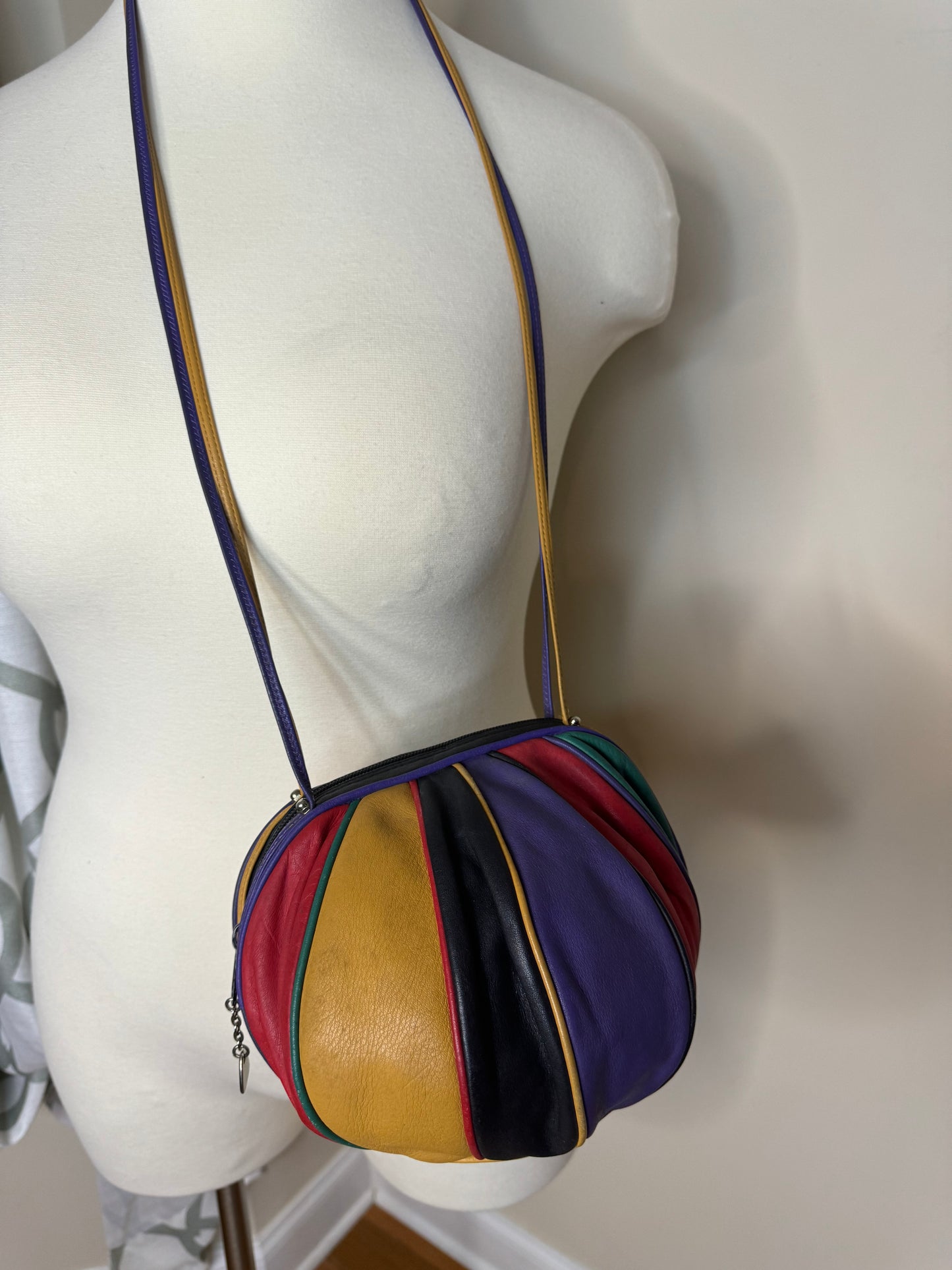 Brio! Vintage Balloon Purse