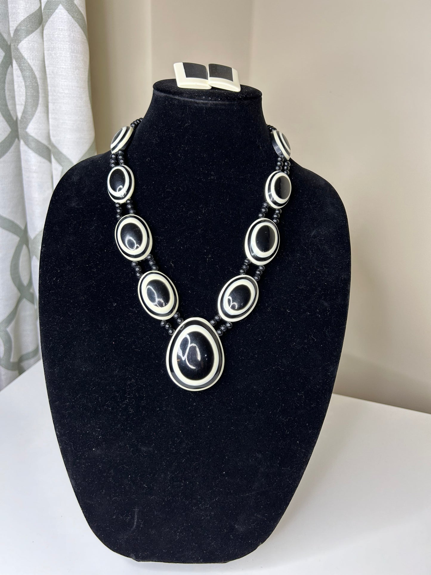 Black and White Necklace Set with Pierced Earrings