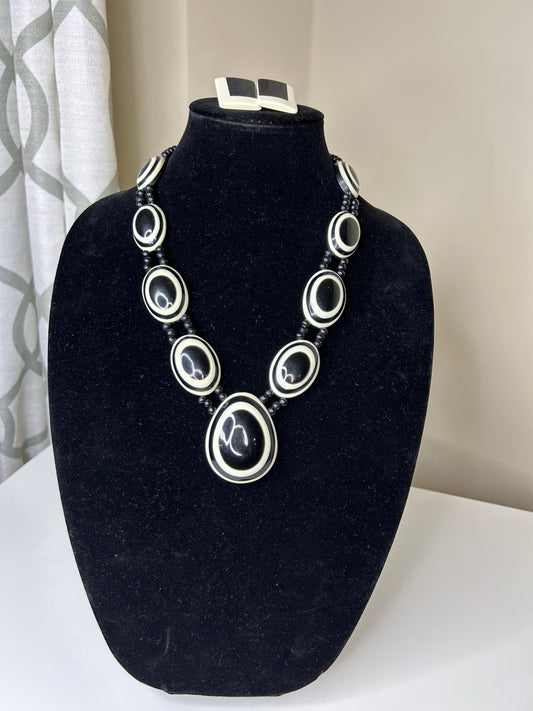 Black and White Necklace Set with Pierced Earrings