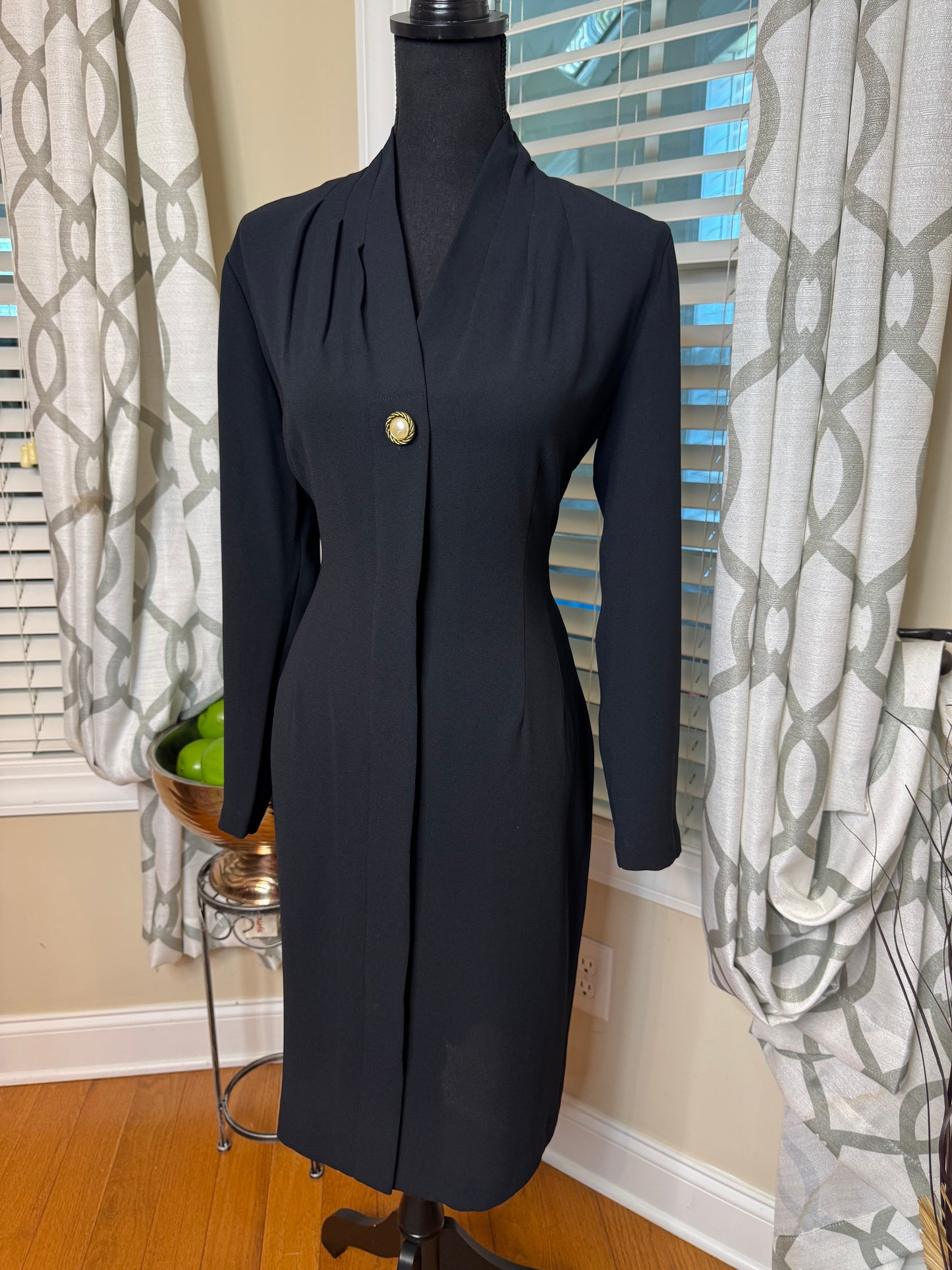 MS CHAUS Vintage Dress with Pearl Accent Button