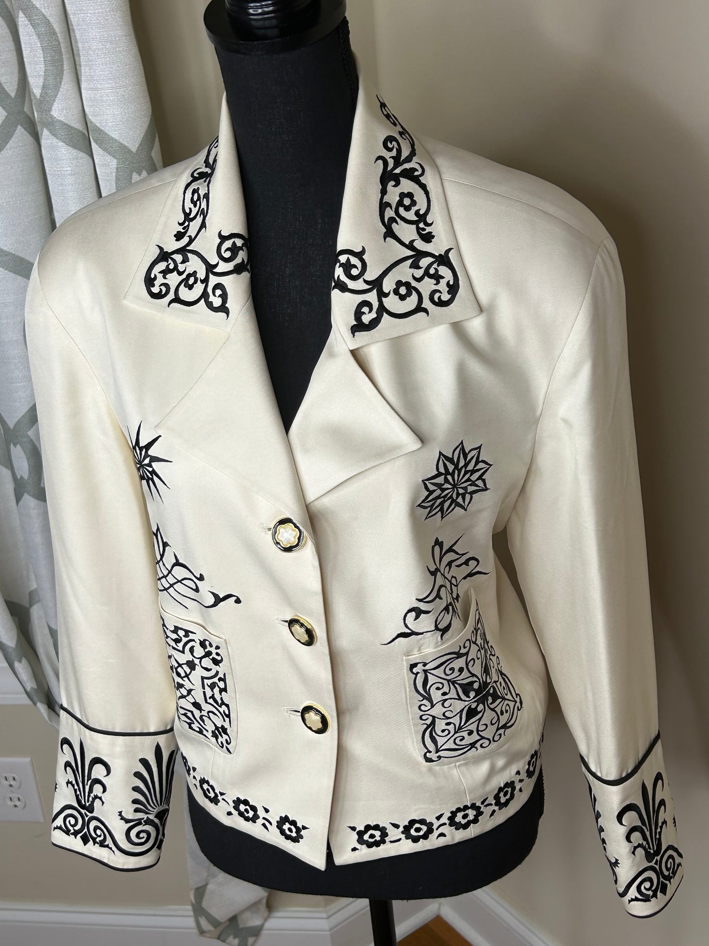 IBE Embroidered Blazer