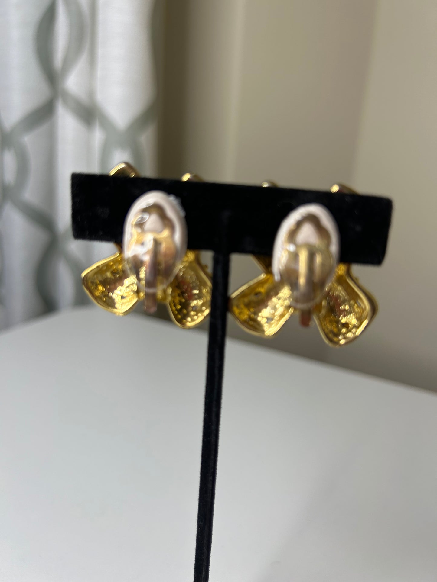 Image Brand Vintage Diamond Accented "Kisses" Clip-on Earrings