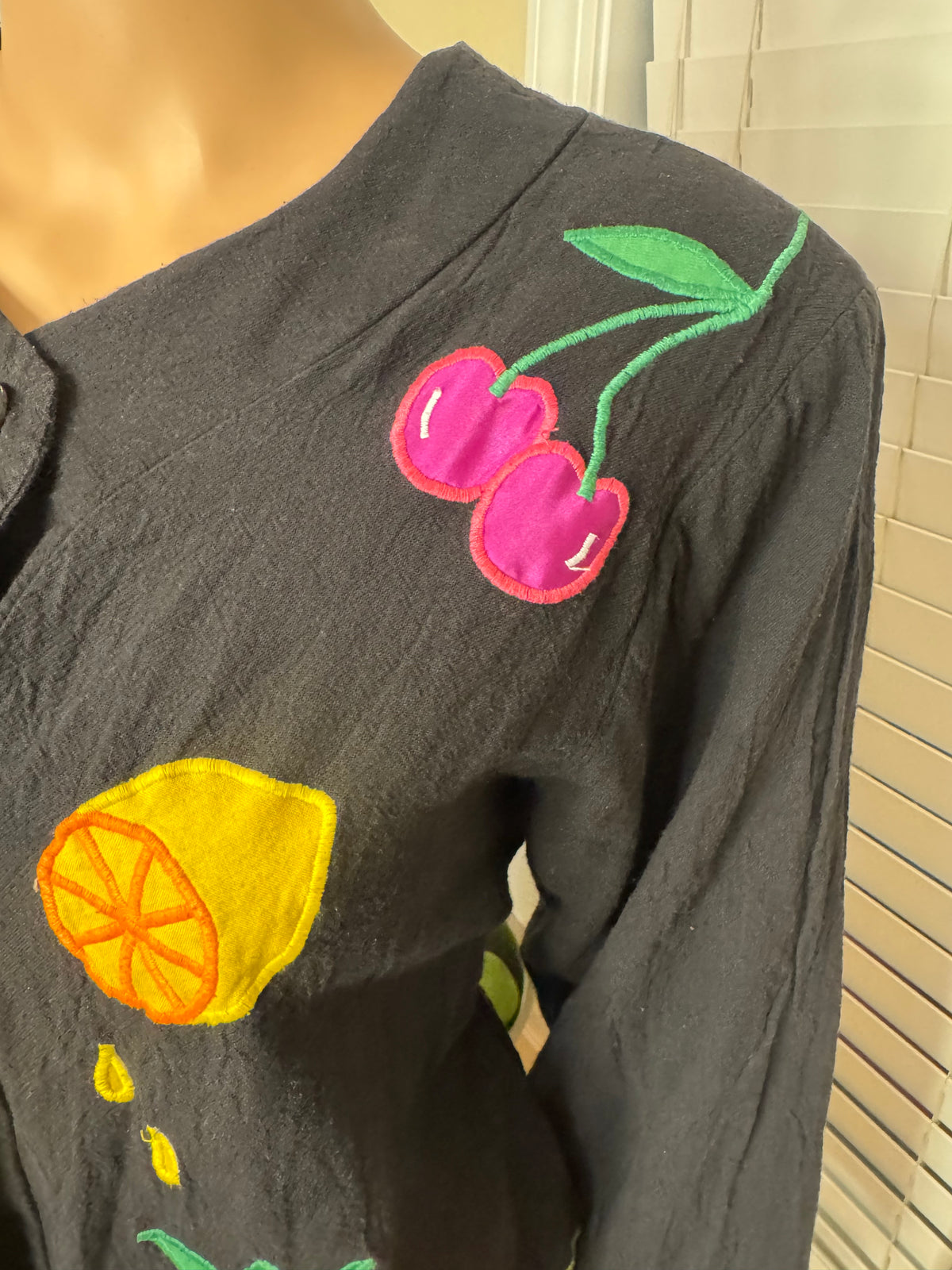 Vtg 2-Piece Embroidered “Fruit” Set