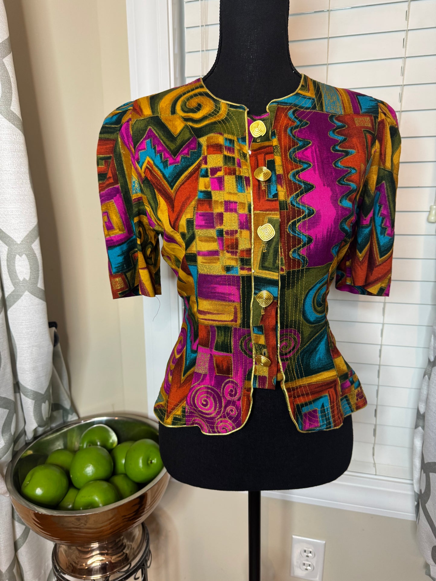 Lady Carol of New York Vintage Abstract Print Cropped Top/Shacket￼