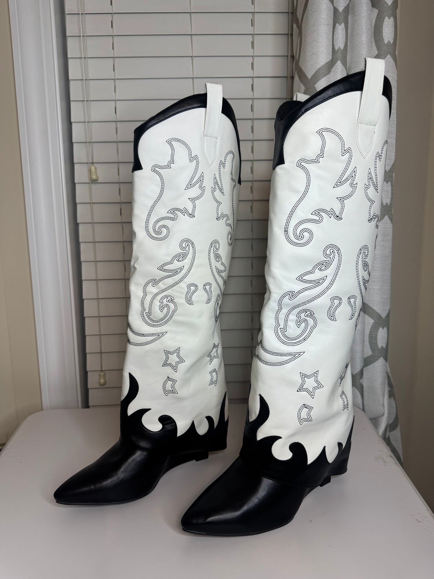 AKIRA Boots