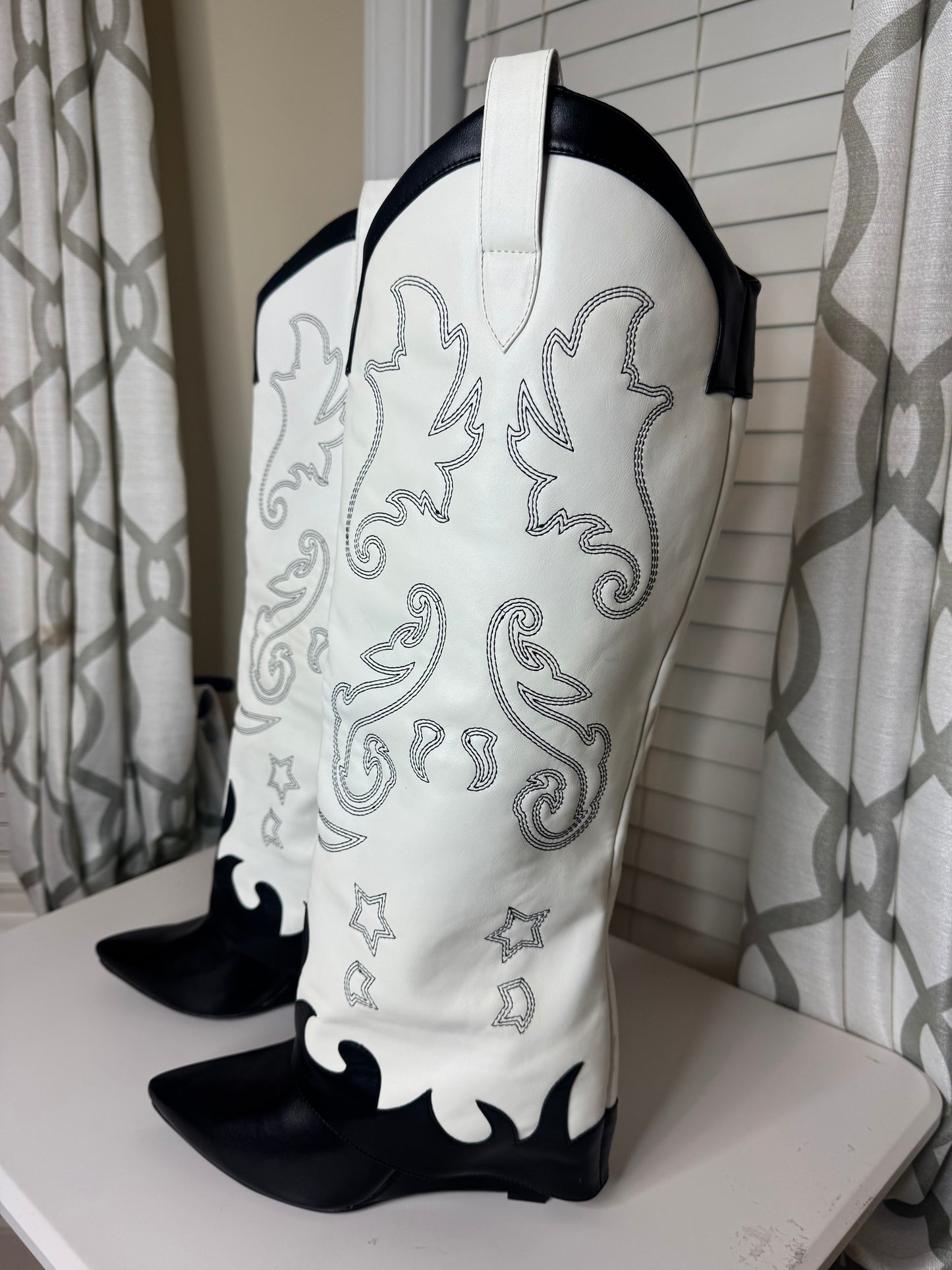 AKIRA Boots