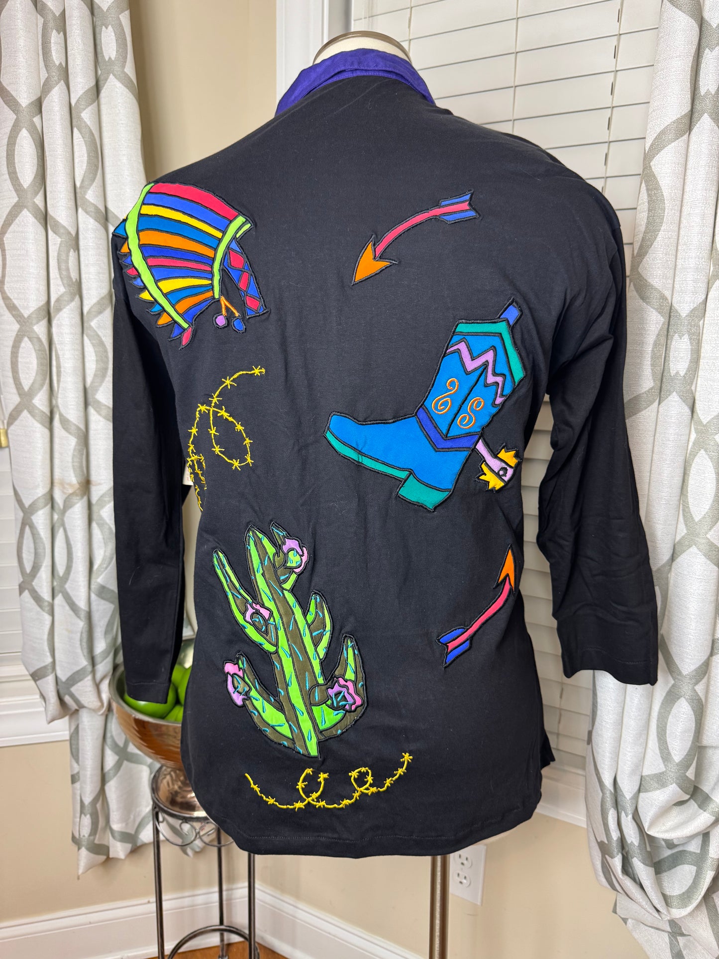 NWT Vintage Embroidered and Appliqué Adorned Shirt
