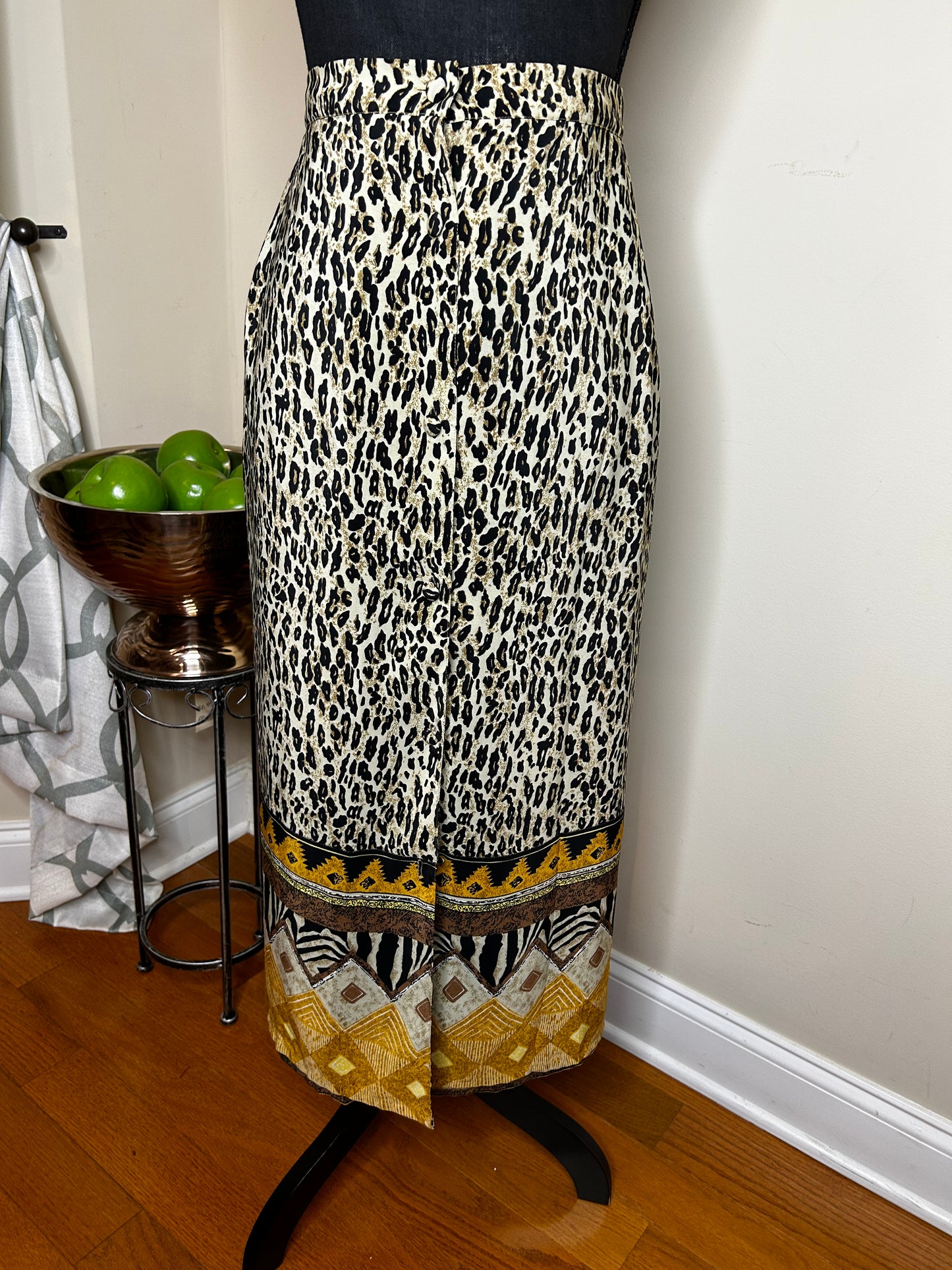 Voir Collection Button-Down Leopard Print Skirt