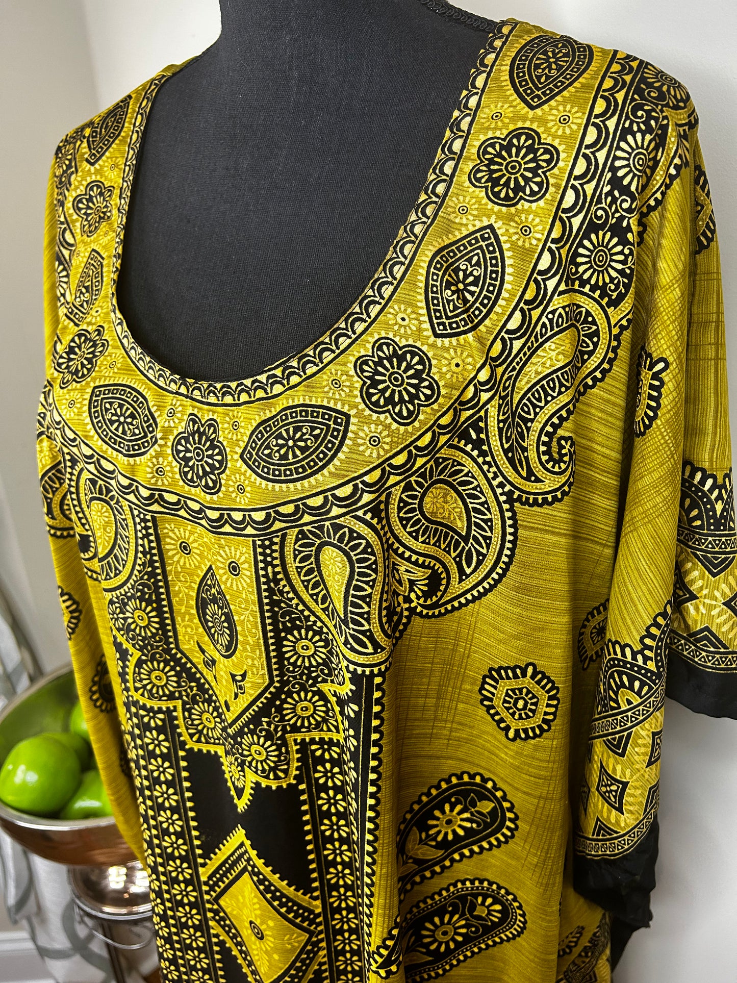 Sante' Black and Gold Kaftan