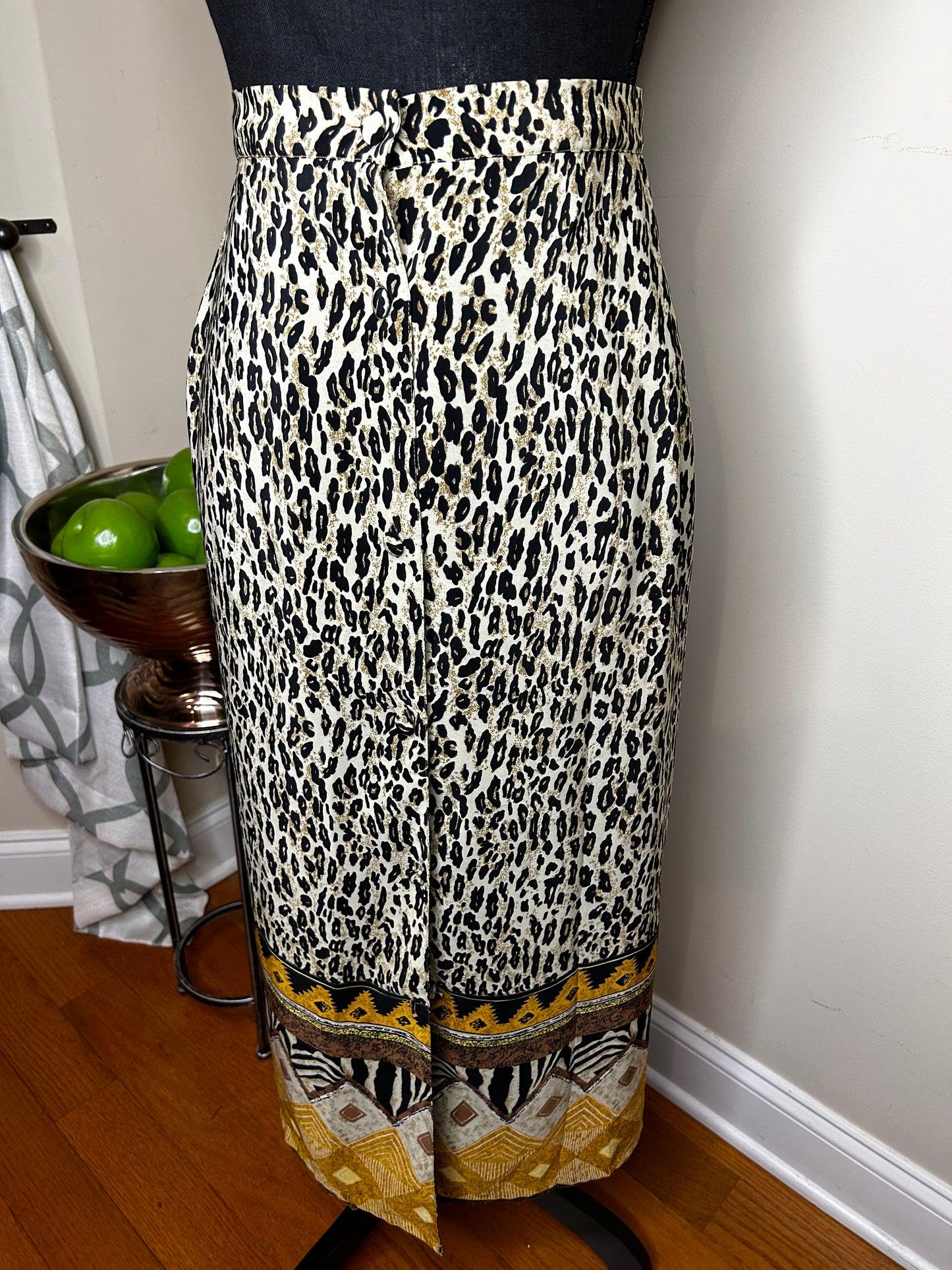 Voir Collection Button-Down Leopard Print Skirt