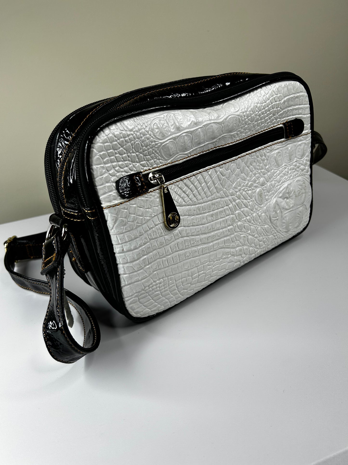 Madi Claire (MC) NWT Black and White Purse