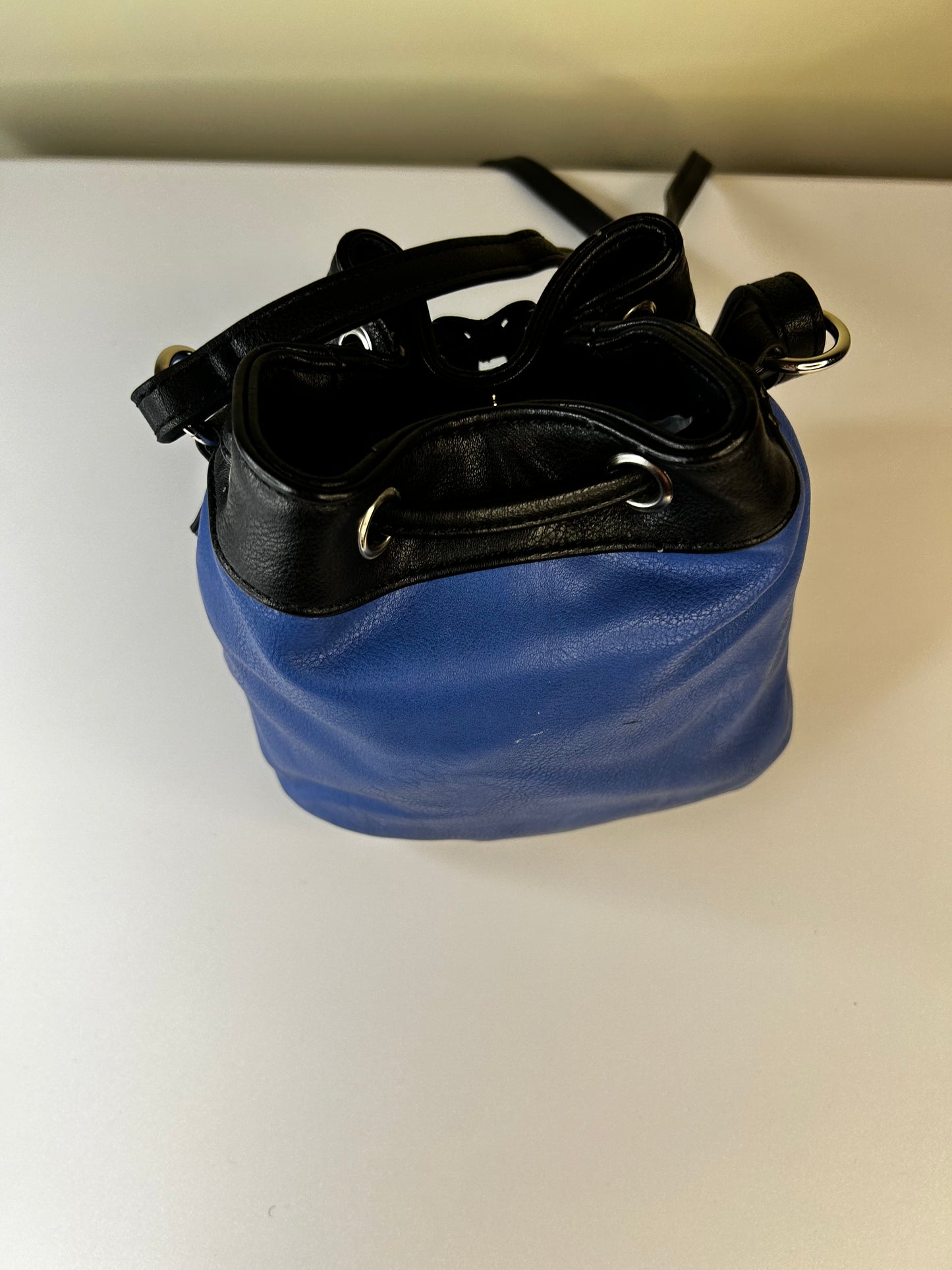Kenneth Cole Black and Blue Bucket Bag